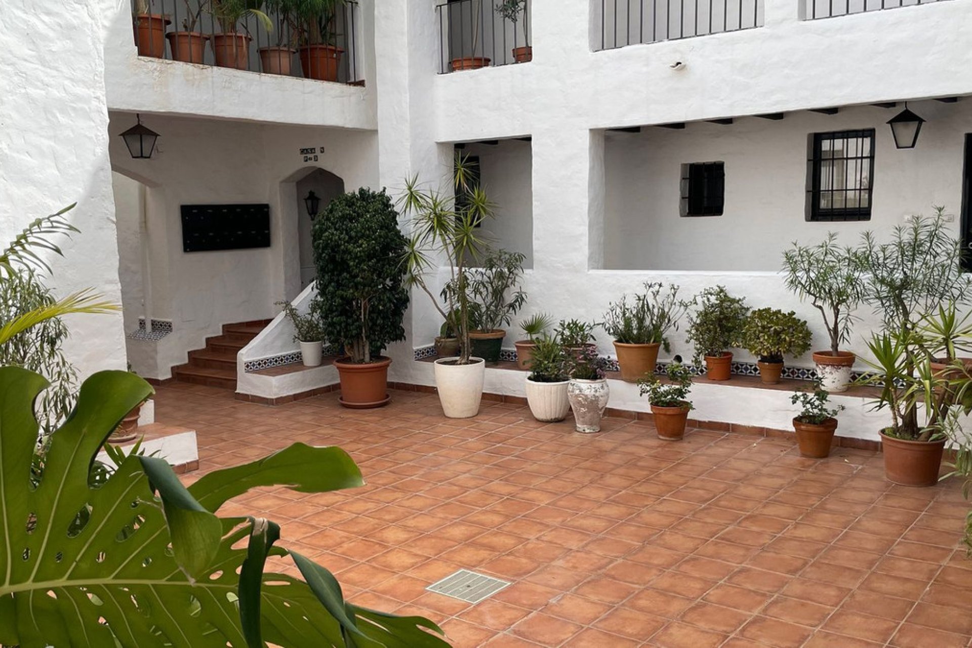 Resale - Apartment - Middle Floor Apartment - Marbella - Puerto Banús