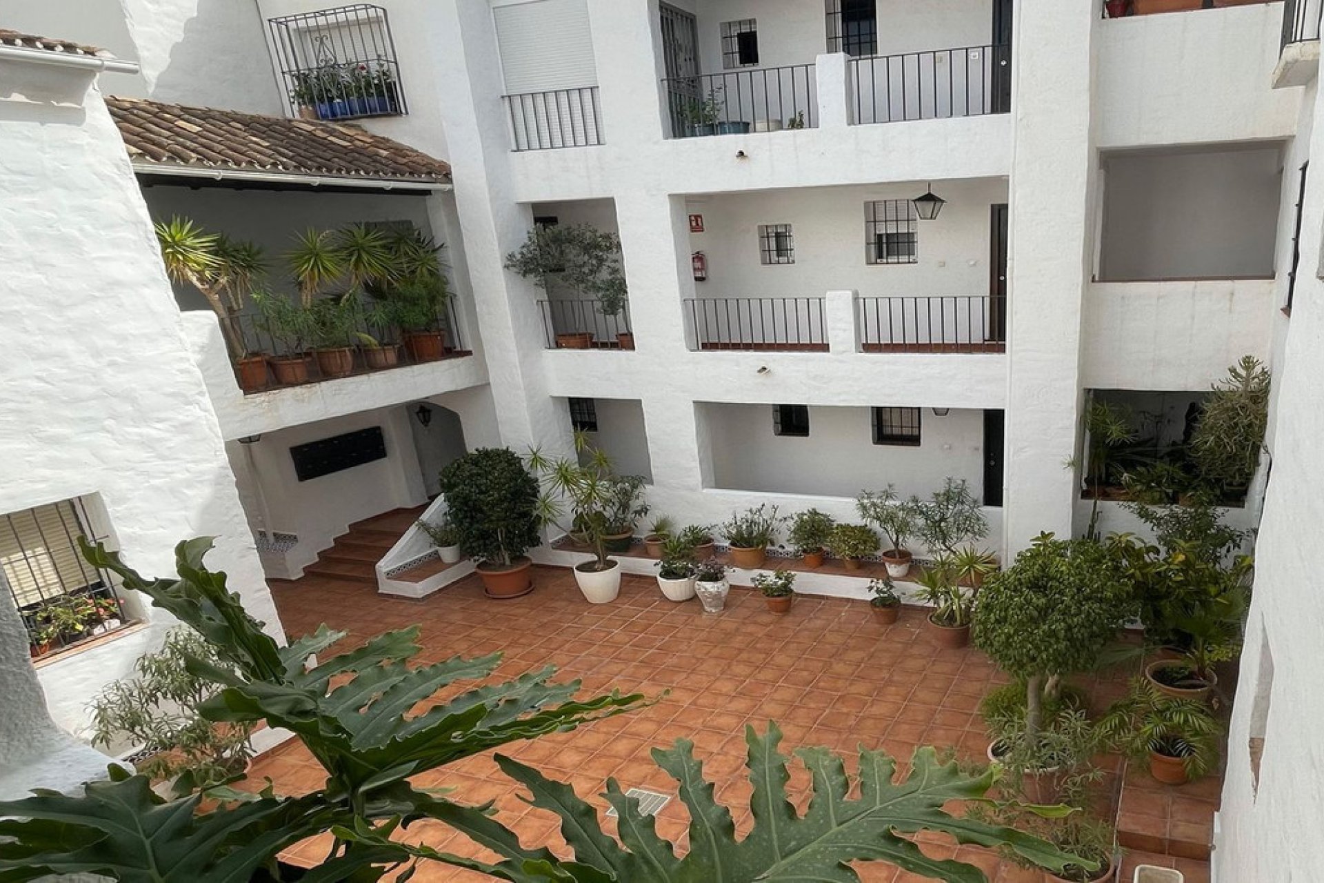 Resale - Apartment - Middle Floor Apartment - Marbella - Puerto Banús