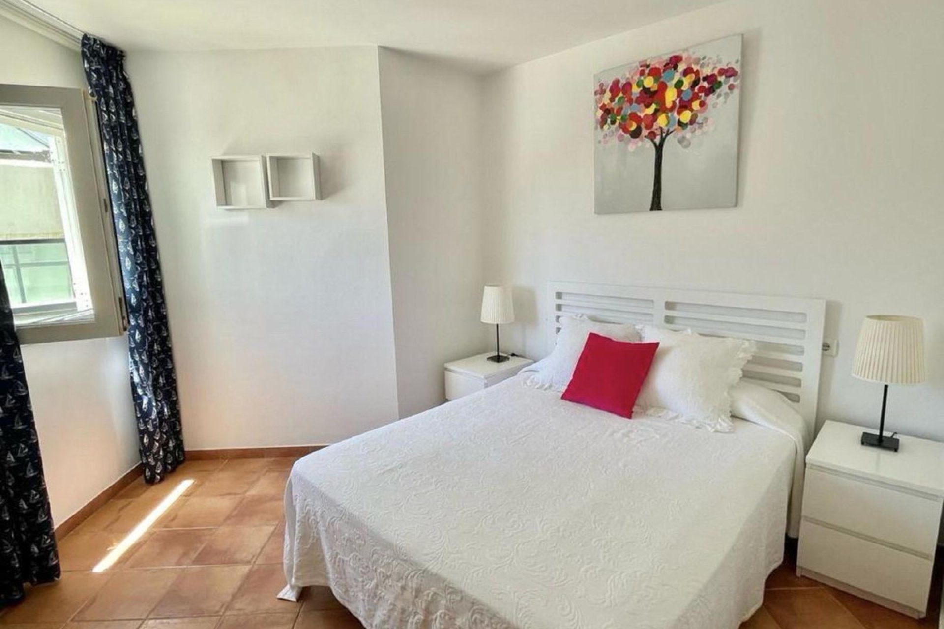 Resale - Apartment - Middle Floor Apartment - Marbella - Puerto Banús