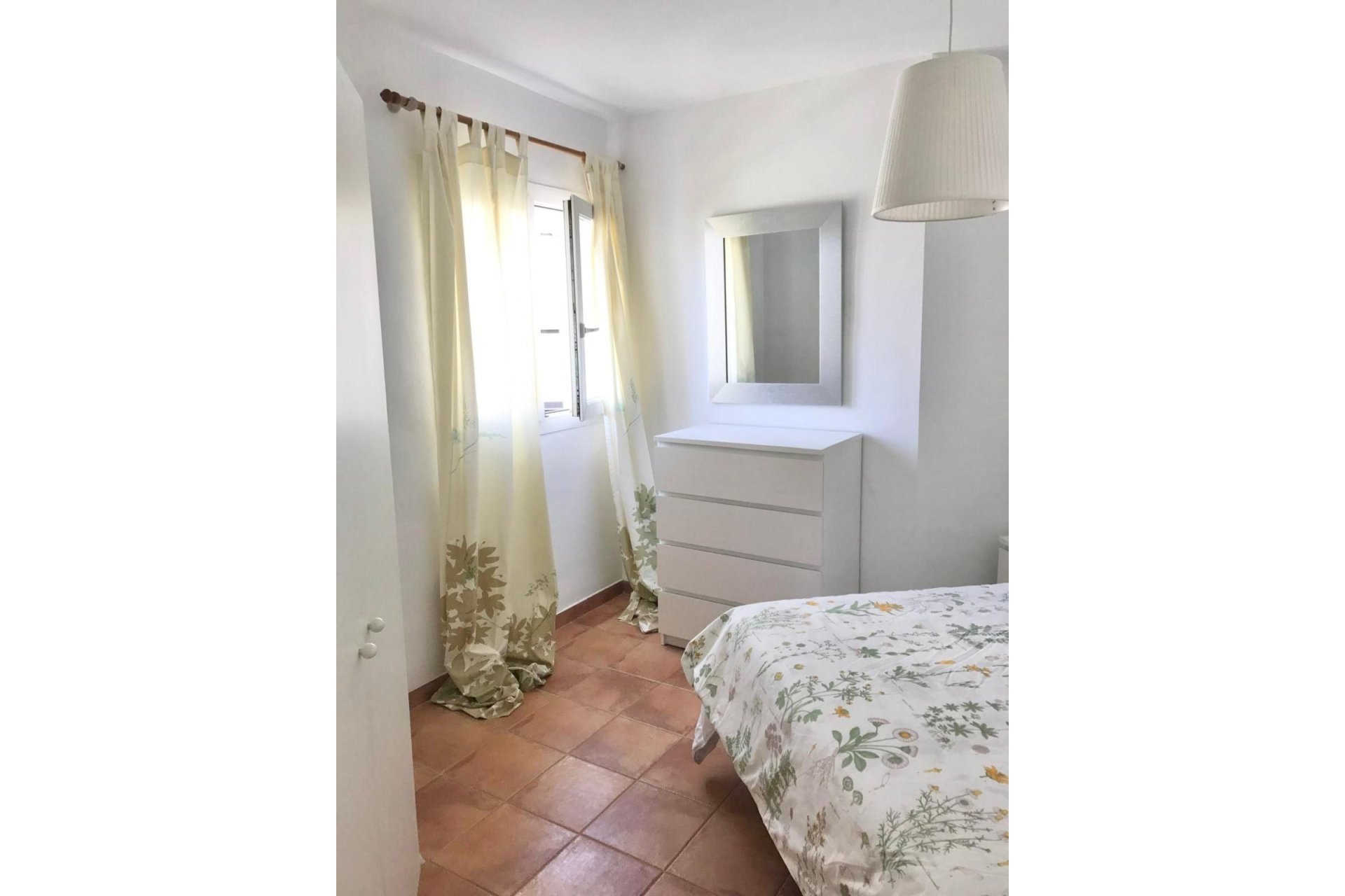 Resale - Apartment - Middle Floor Apartment - Marbella - Puerto Banús