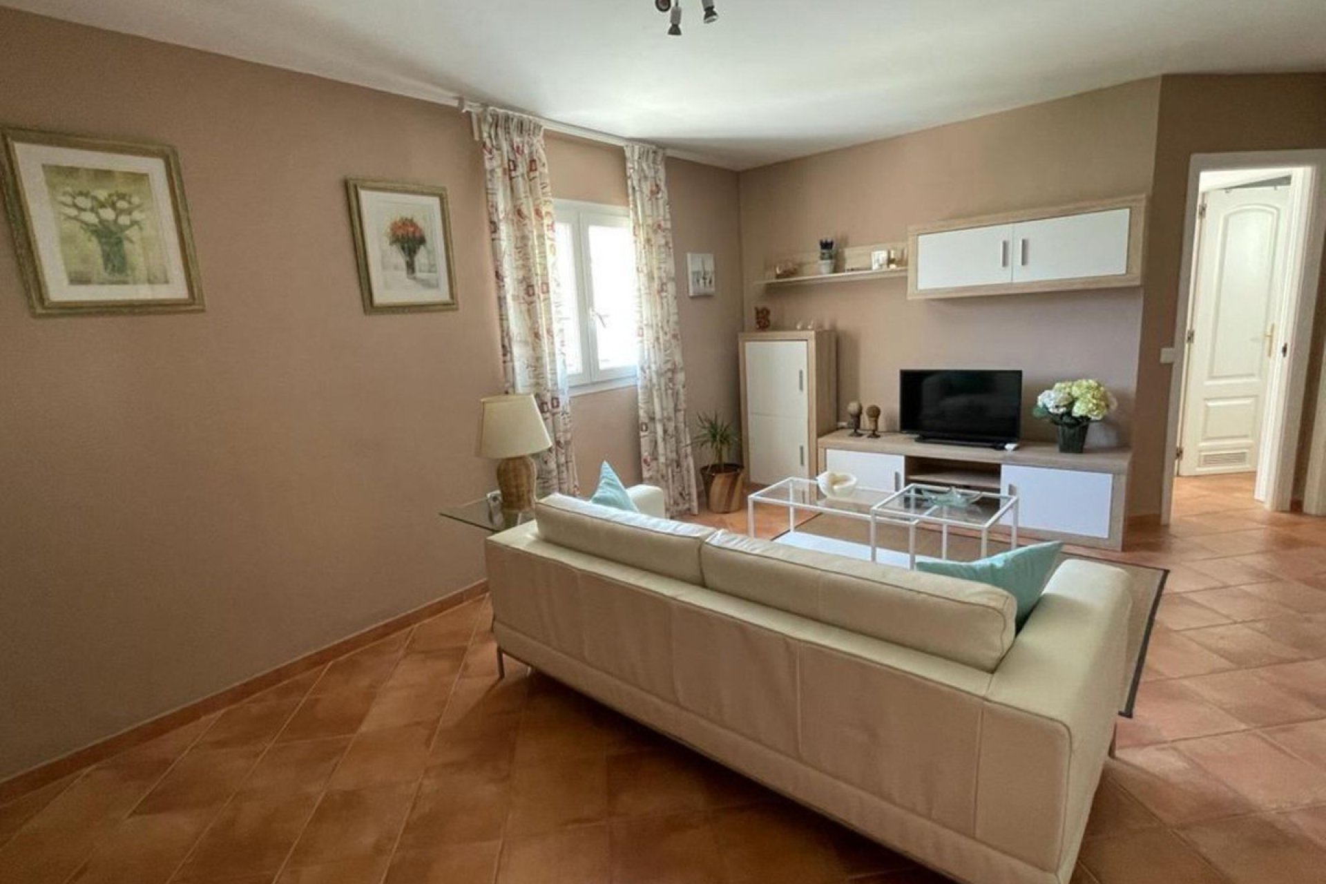 Resale - Apartment - Middle Floor Apartment - Marbella - Puerto Banús