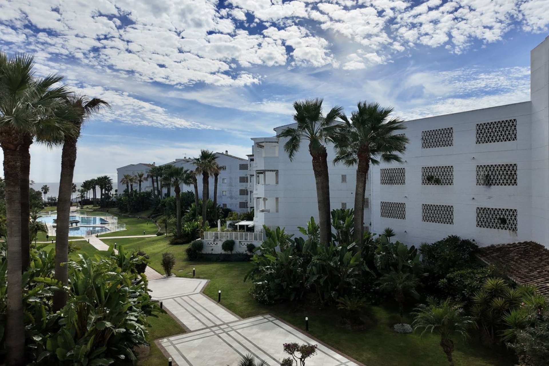 Resale - Apartment - Middle Floor Apartment - Marbella - Puerto Banús