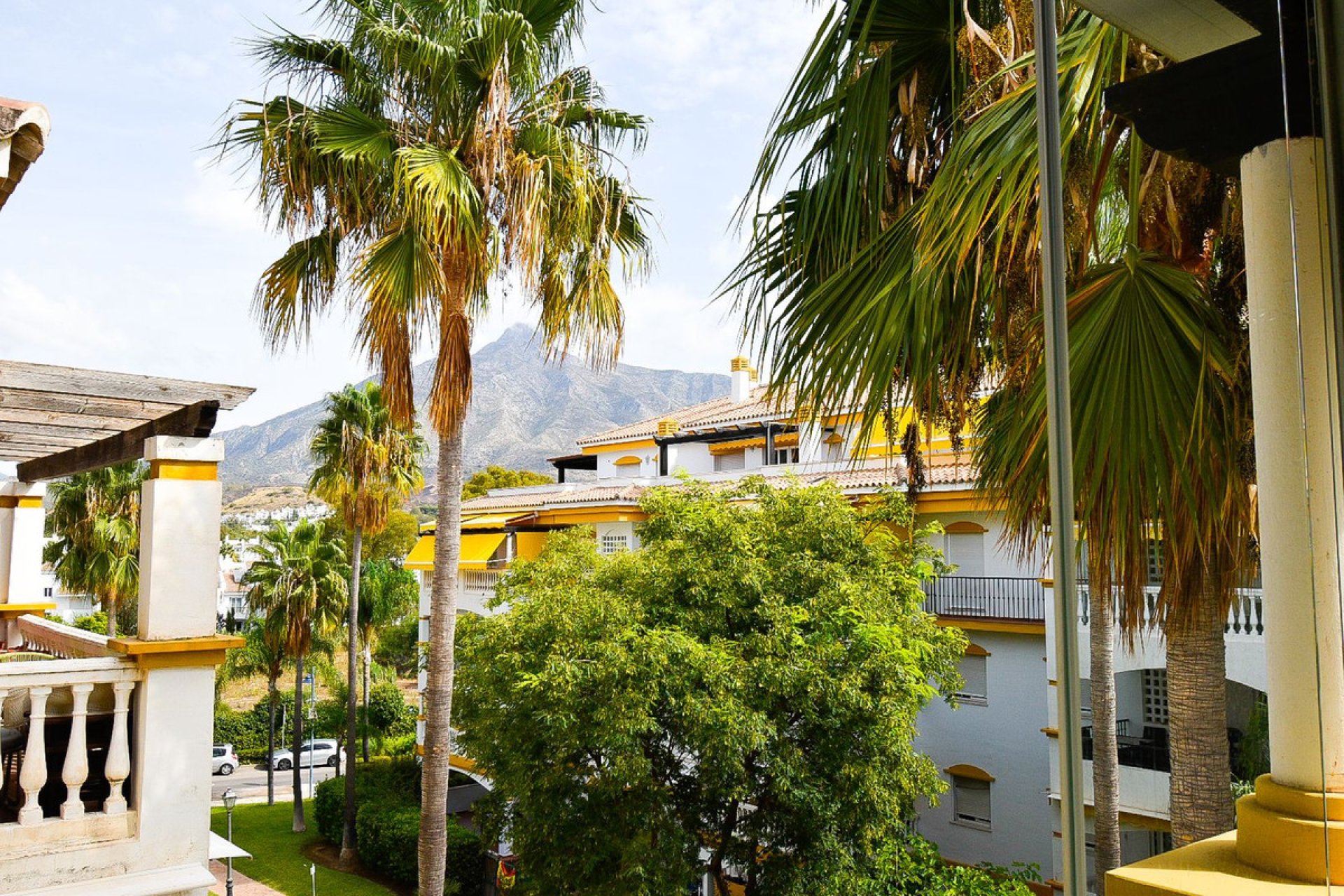 Resale - Apartment - Middle Floor Apartment - Marbella - Puerto Banús