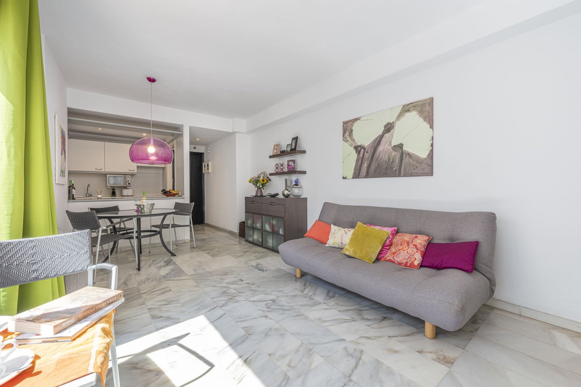 Resale - Apartment - Middle Floor Apartment - Marbella - Puerto Banús