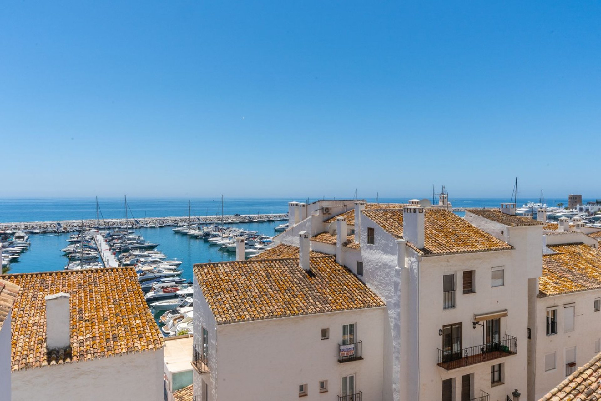 Resale - Apartment - Middle Floor Apartment - Marbella - Puerto Banús