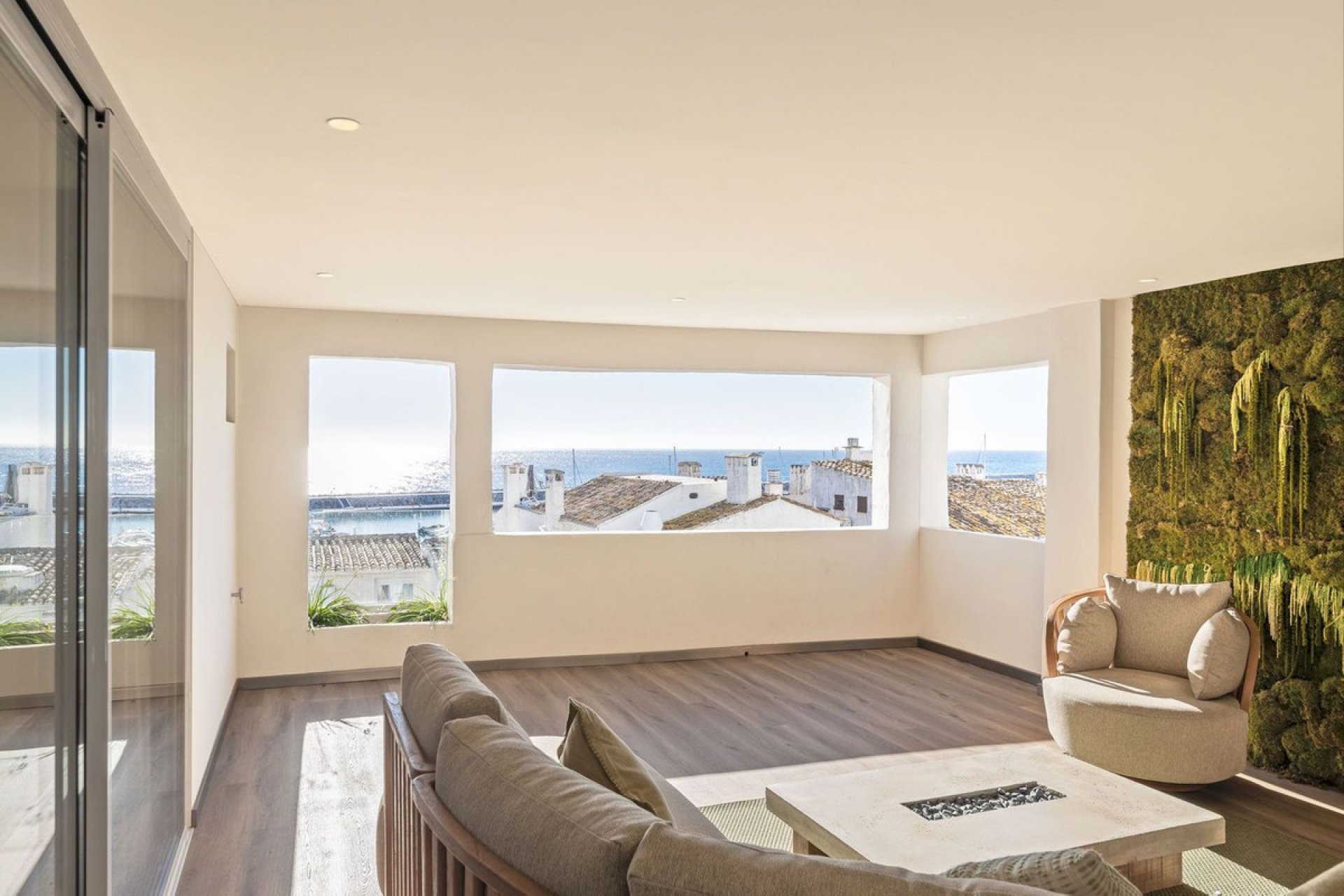 Resale - Apartment - Middle Floor Apartment - Marbella - Puerto Banús