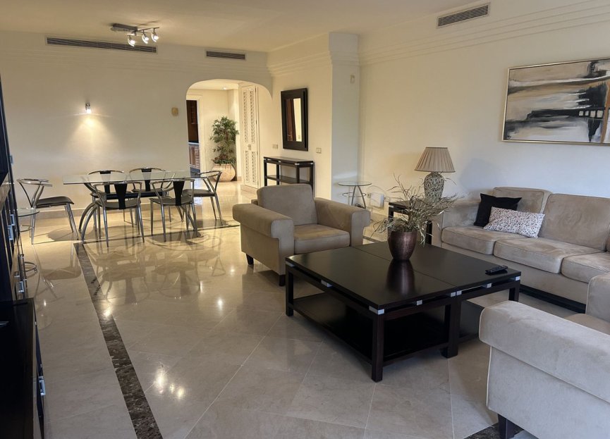 Resale - Apartment - Middle Floor Apartment - Marbella - Puerto Banús