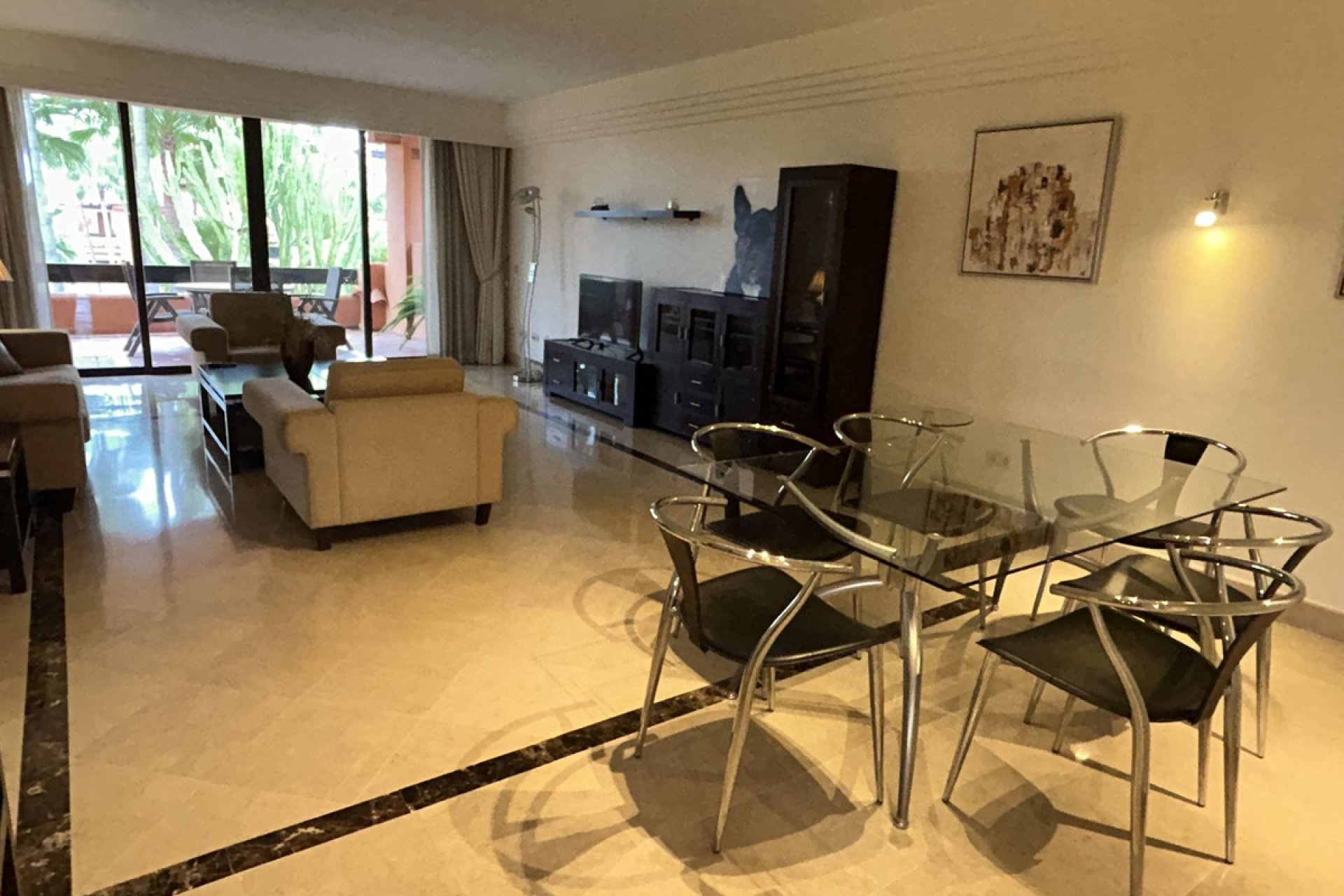 Resale - Apartment - Middle Floor Apartment - Marbella - Puerto Banús