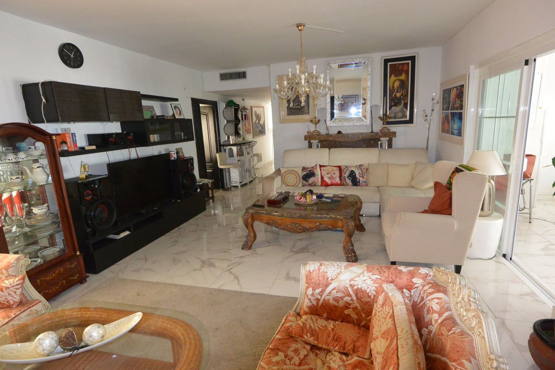 Resale - Apartment - Middle Floor Apartment - Marbella - Puerto Banús