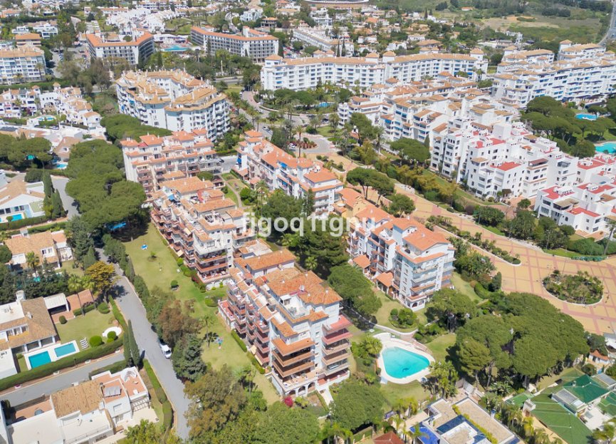 Resale - Apartment - Middle Floor Apartment - Marbella - Puerto Banús