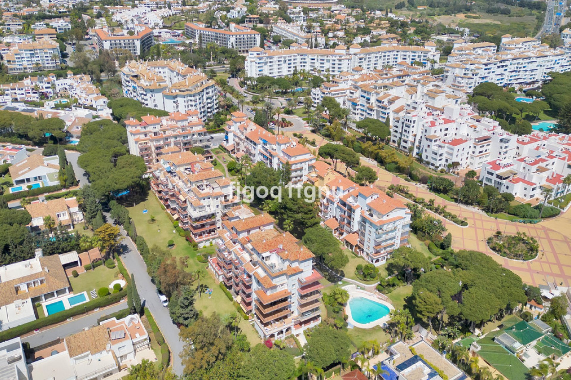 Resale - Apartment - Middle Floor Apartment - Marbella - Puerto Banús