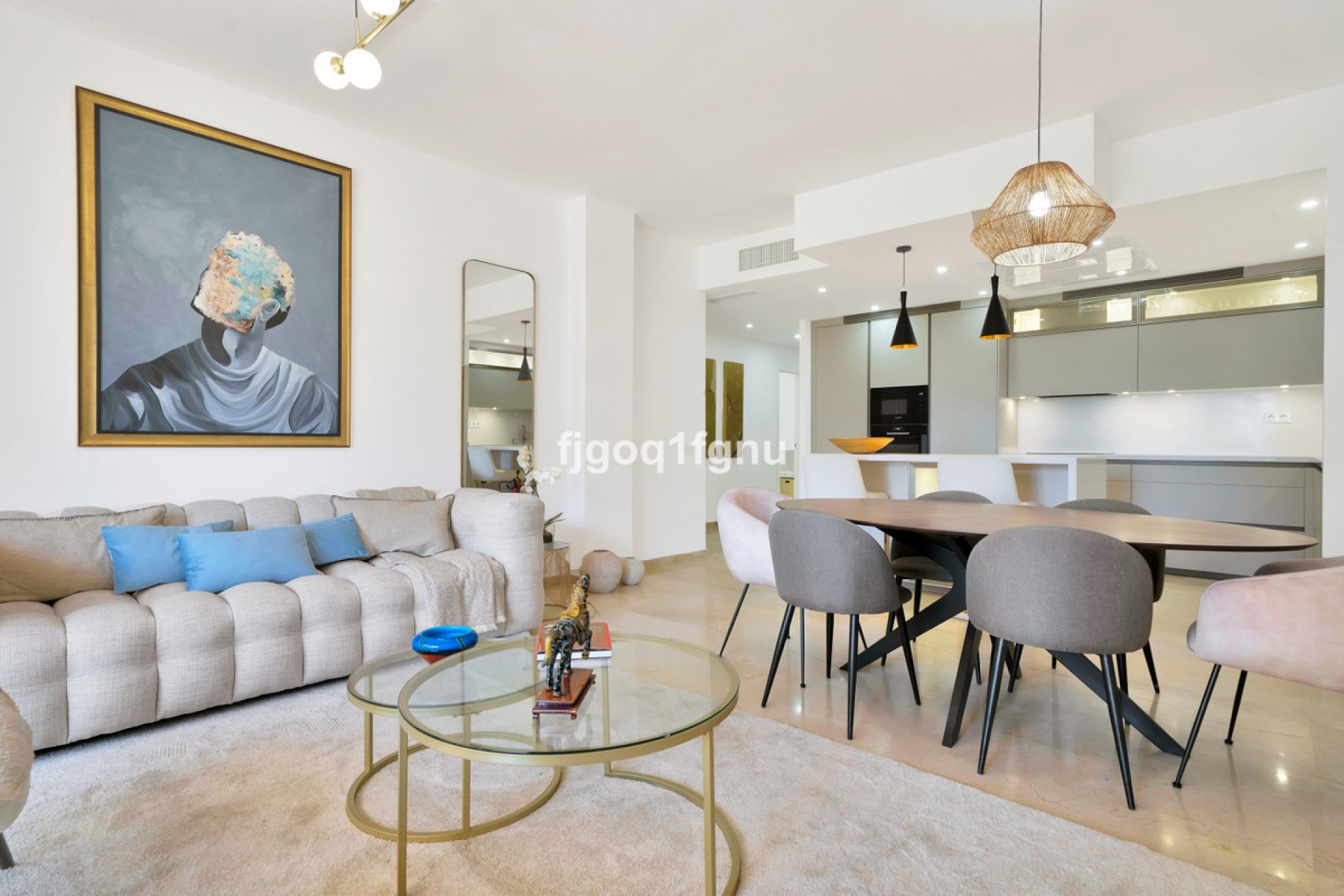 Resale - Apartment - Middle Floor Apartment - Marbella - Puerto Banús