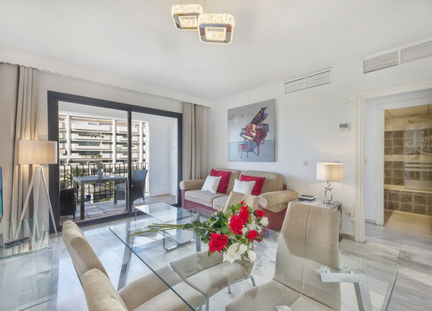 Resale - Apartment - Middle Floor Apartment - Marbella - Puerto Banús