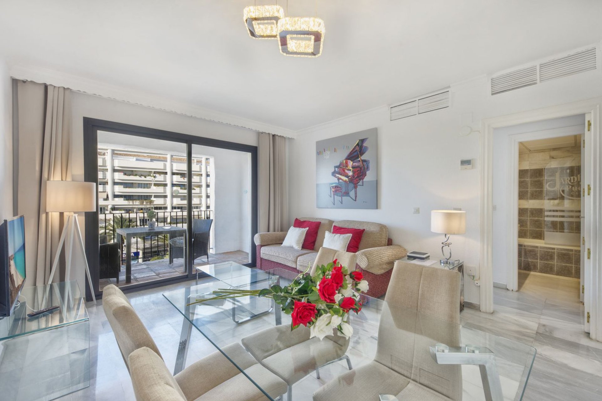 Resale - Apartment - Middle Floor Apartment - Marbella - Puerto Banús