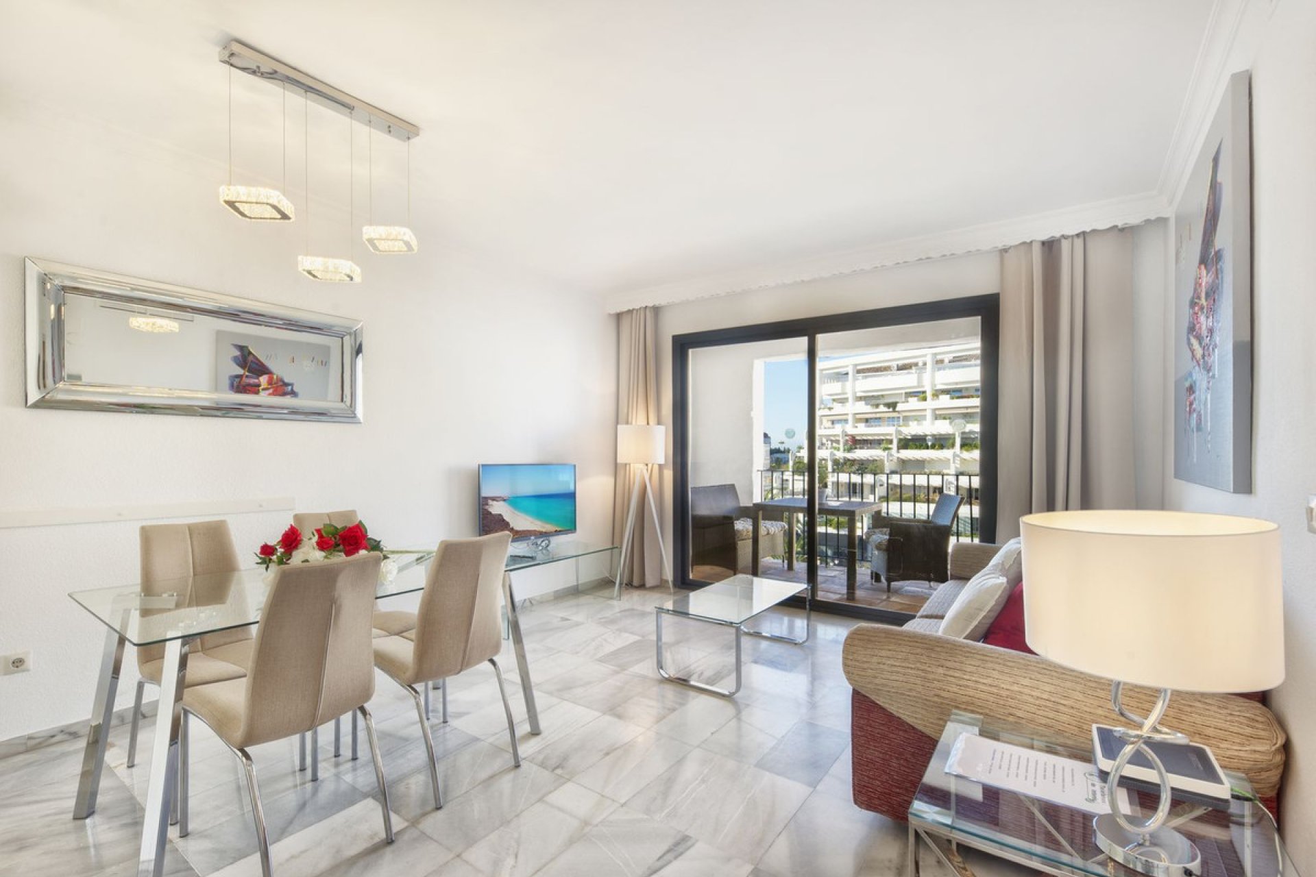 Resale - Apartment - Middle Floor Apartment - Marbella - Puerto Banús