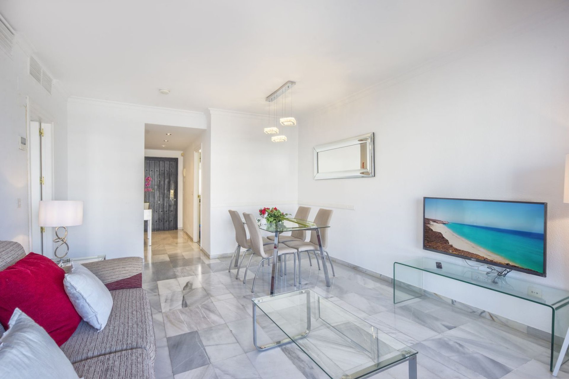 Resale - Apartment - Middle Floor Apartment - Marbella - Puerto Banús