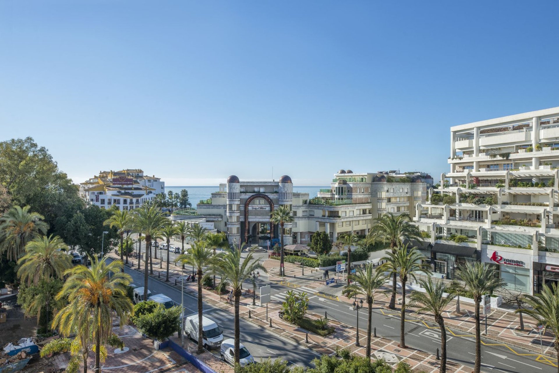 Resale - Apartment - Middle Floor Apartment - Marbella - Puerto Banús