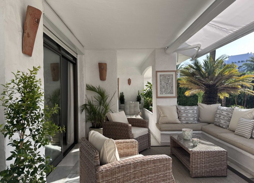 Resale - Apartment - Middle Floor Apartment - Marbella - Puerto Banús