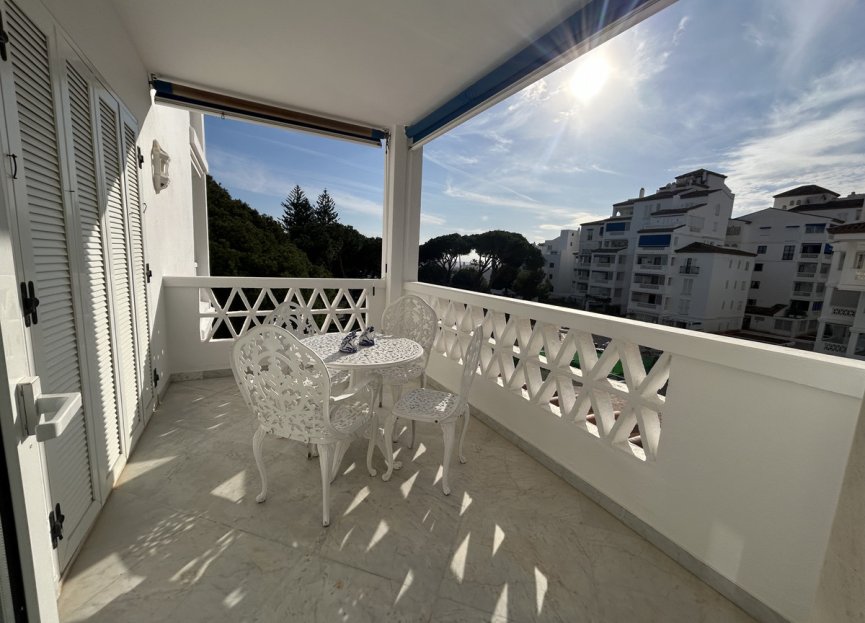 Resale - Apartment - Middle Floor Apartment - Marbella - Puerto Banús