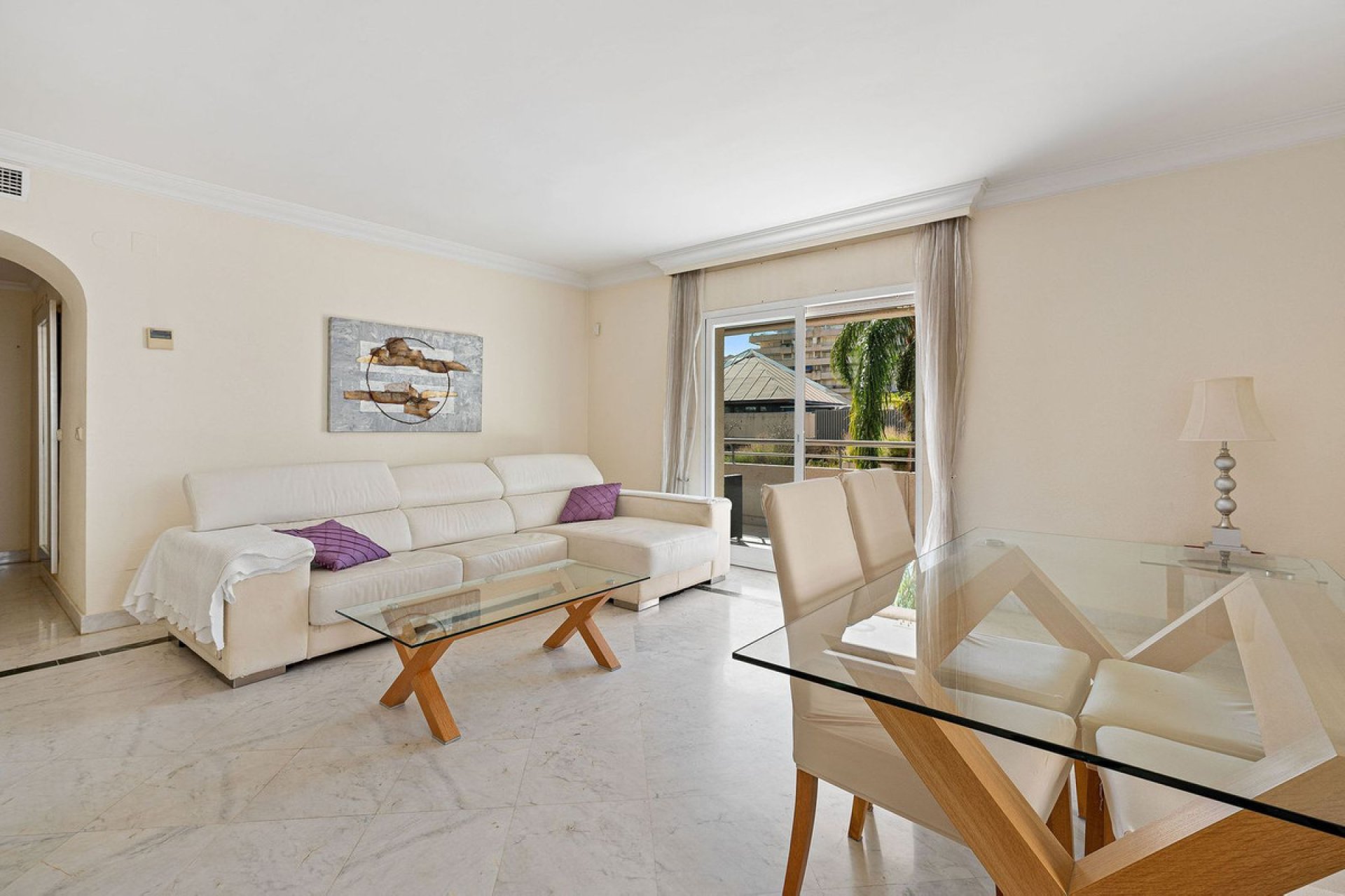 Resale - Apartment - Middle Floor Apartment - Marbella - Puerto Banús