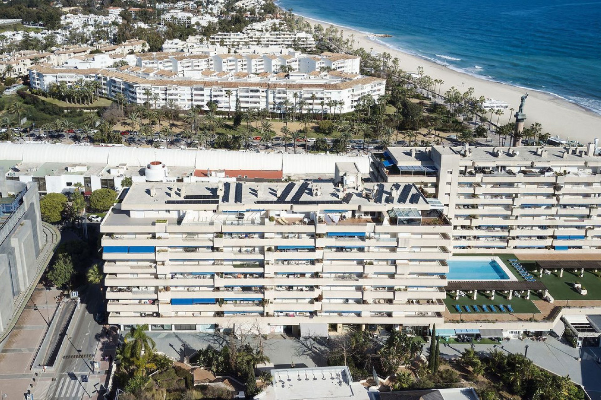 Resale - Apartment - Middle Floor Apartment - Marbella - Puerto Banús