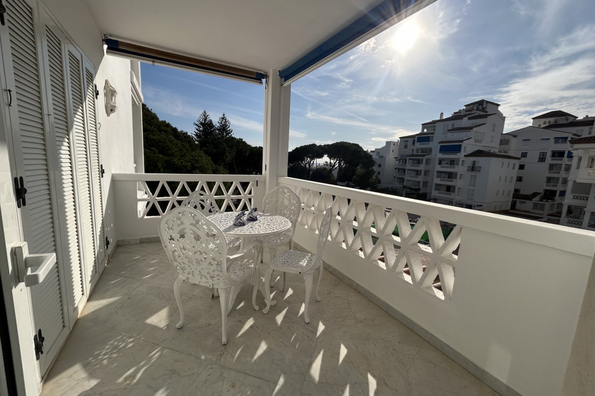 Resale - Apartment - Middle Floor Apartment - Marbella - Puerto Banús