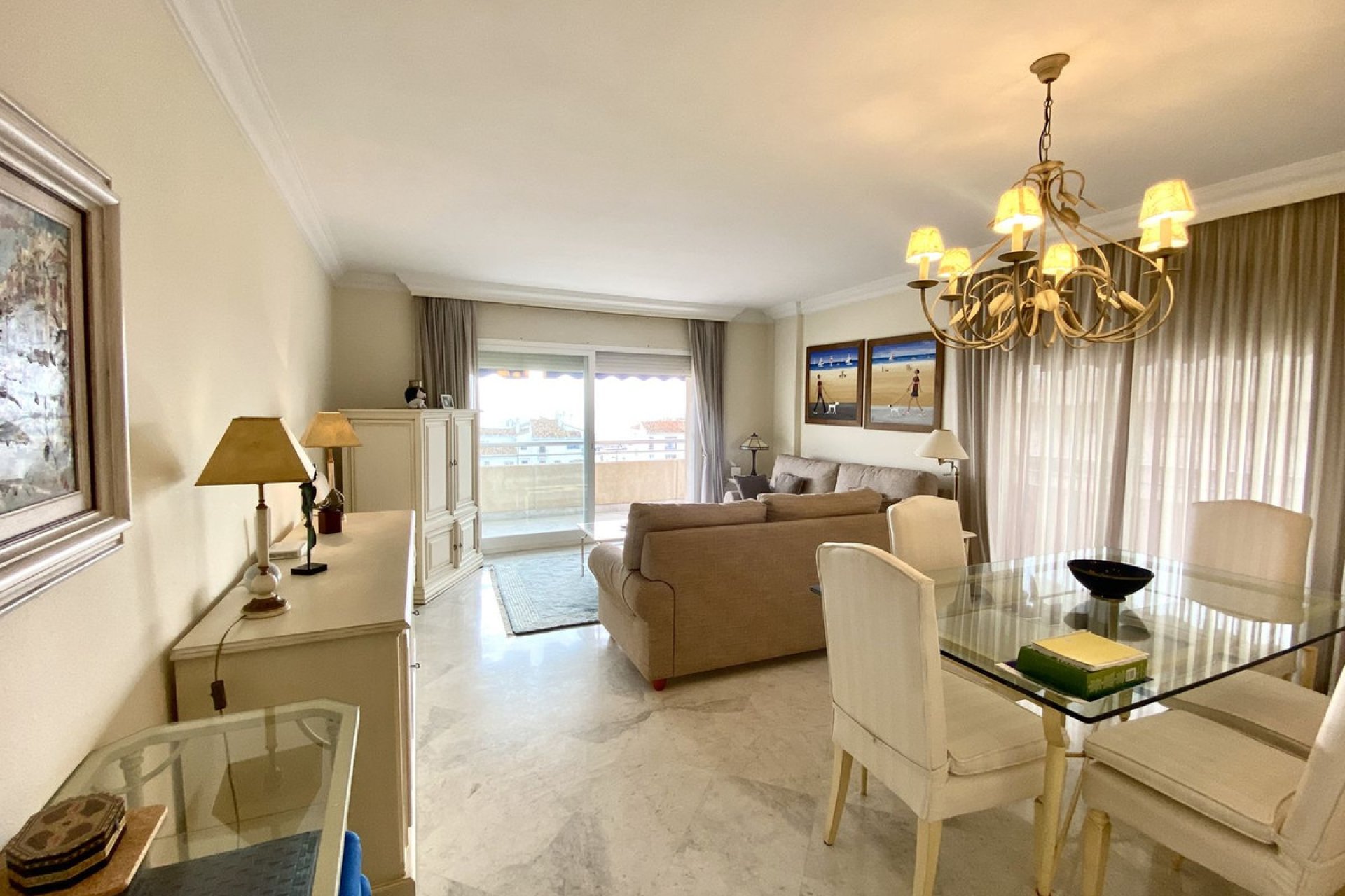 Resale - Apartment - Middle Floor Apartment - Marbella - Puerto Banús