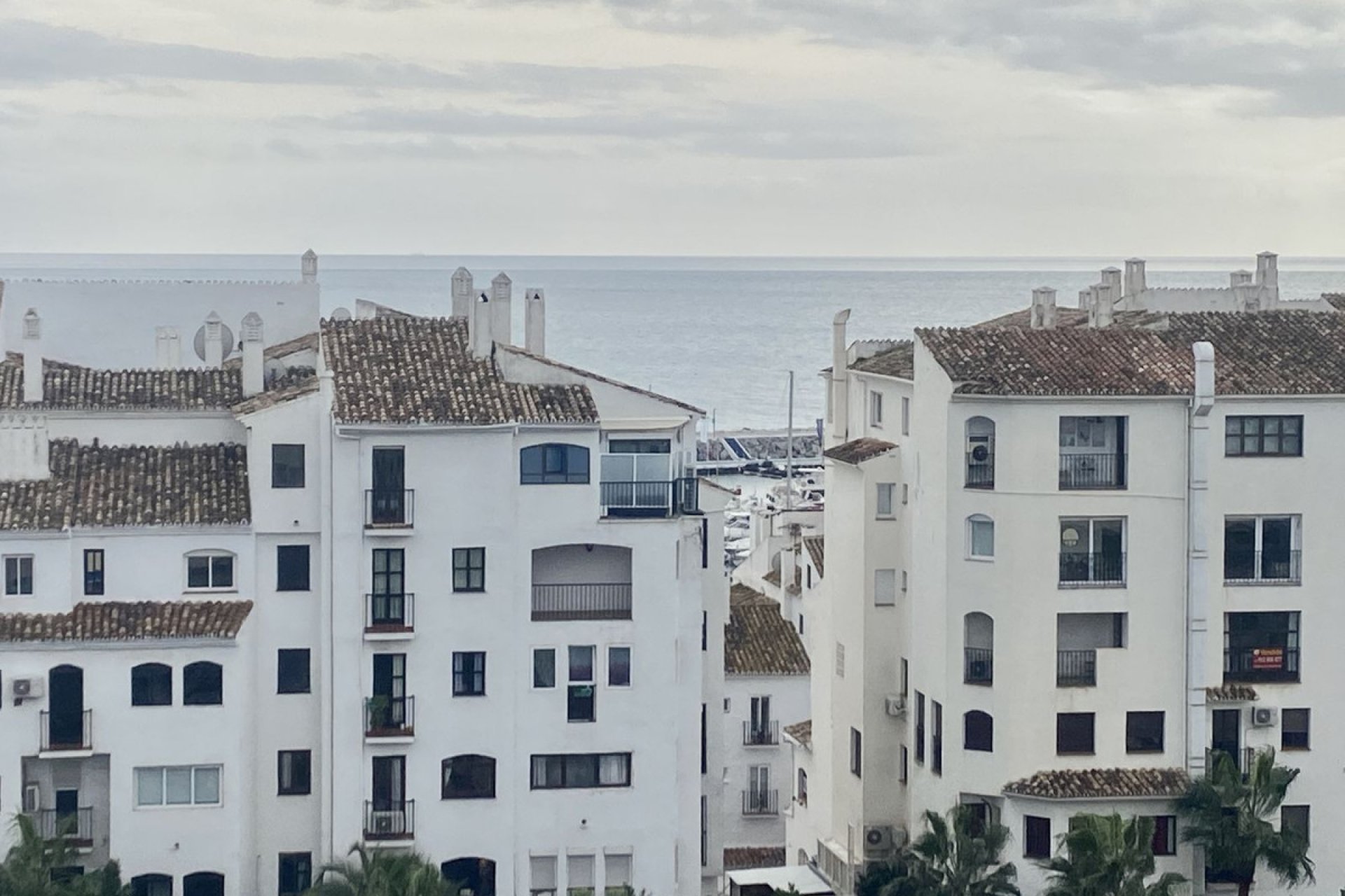 Resale - Apartment - Middle Floor Apartment - Marbella - Puerto Banús