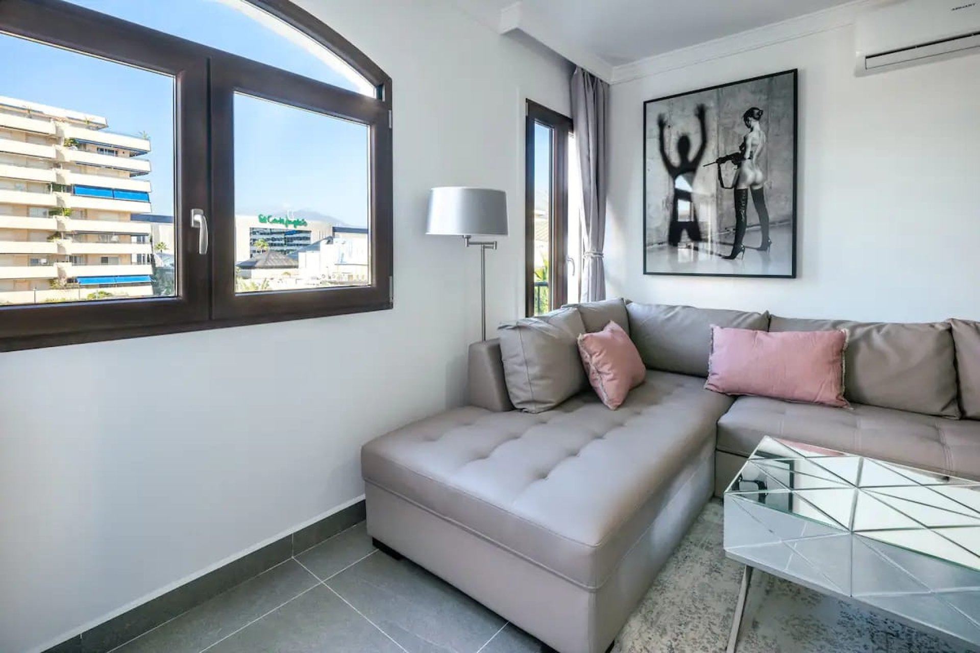 Resale - Apartment - Middle Floor Apartment - Marbella - Puerto Banús