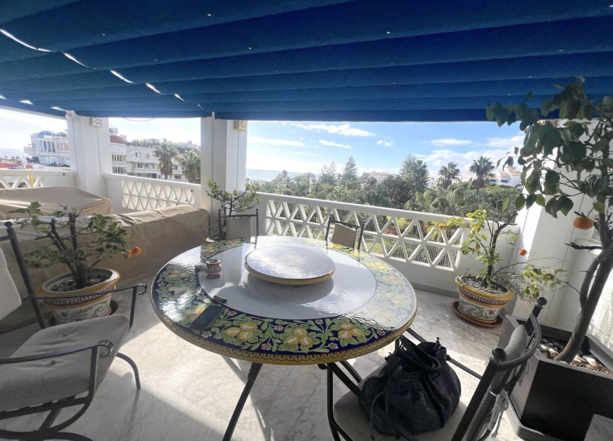 Resale - Apartment - Middle Floor Apartment - Marbella - Puerto Banús