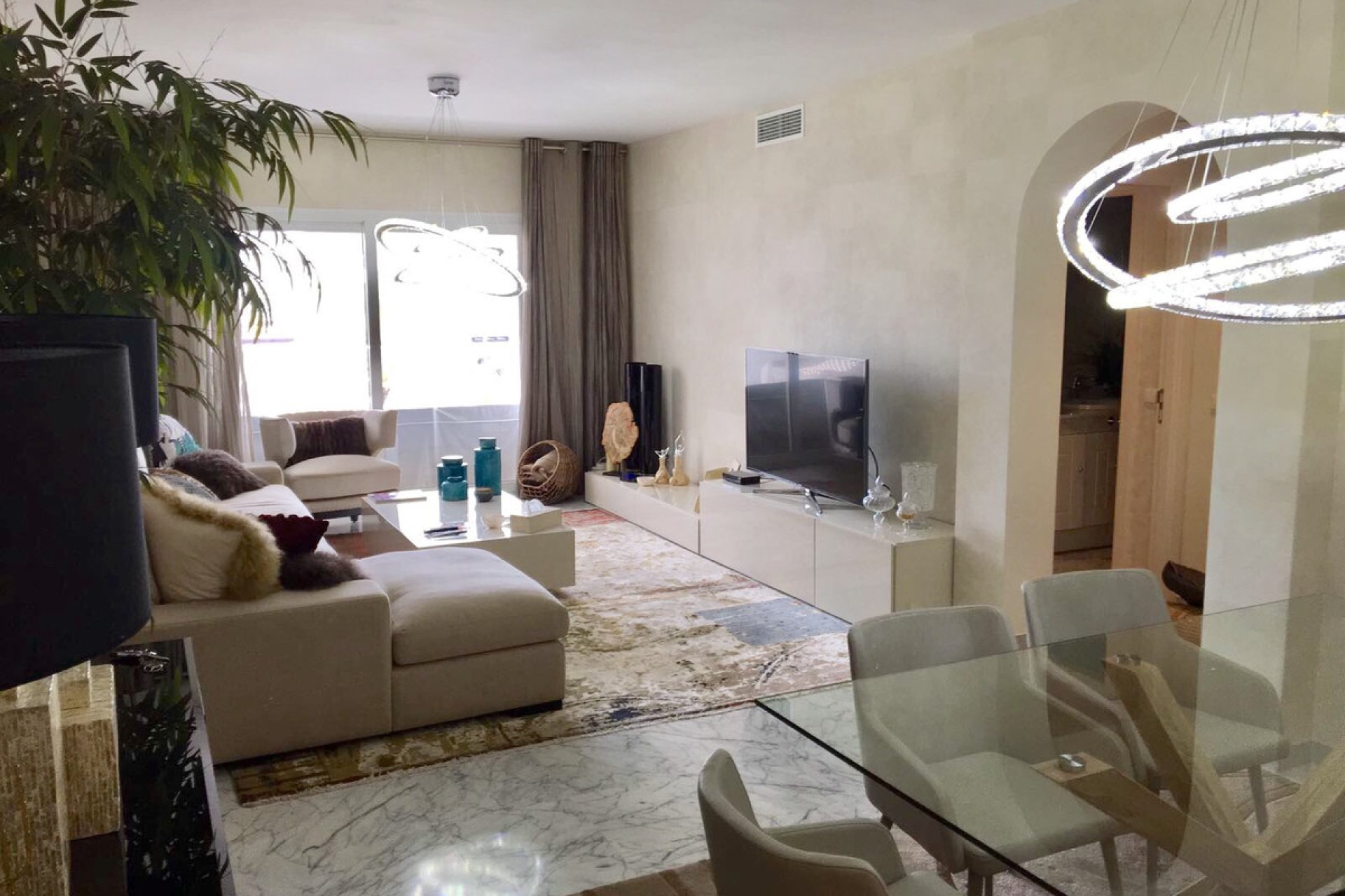 Resale - Apartment - Middle Floor Apartment - Marbella - Puerto Banús