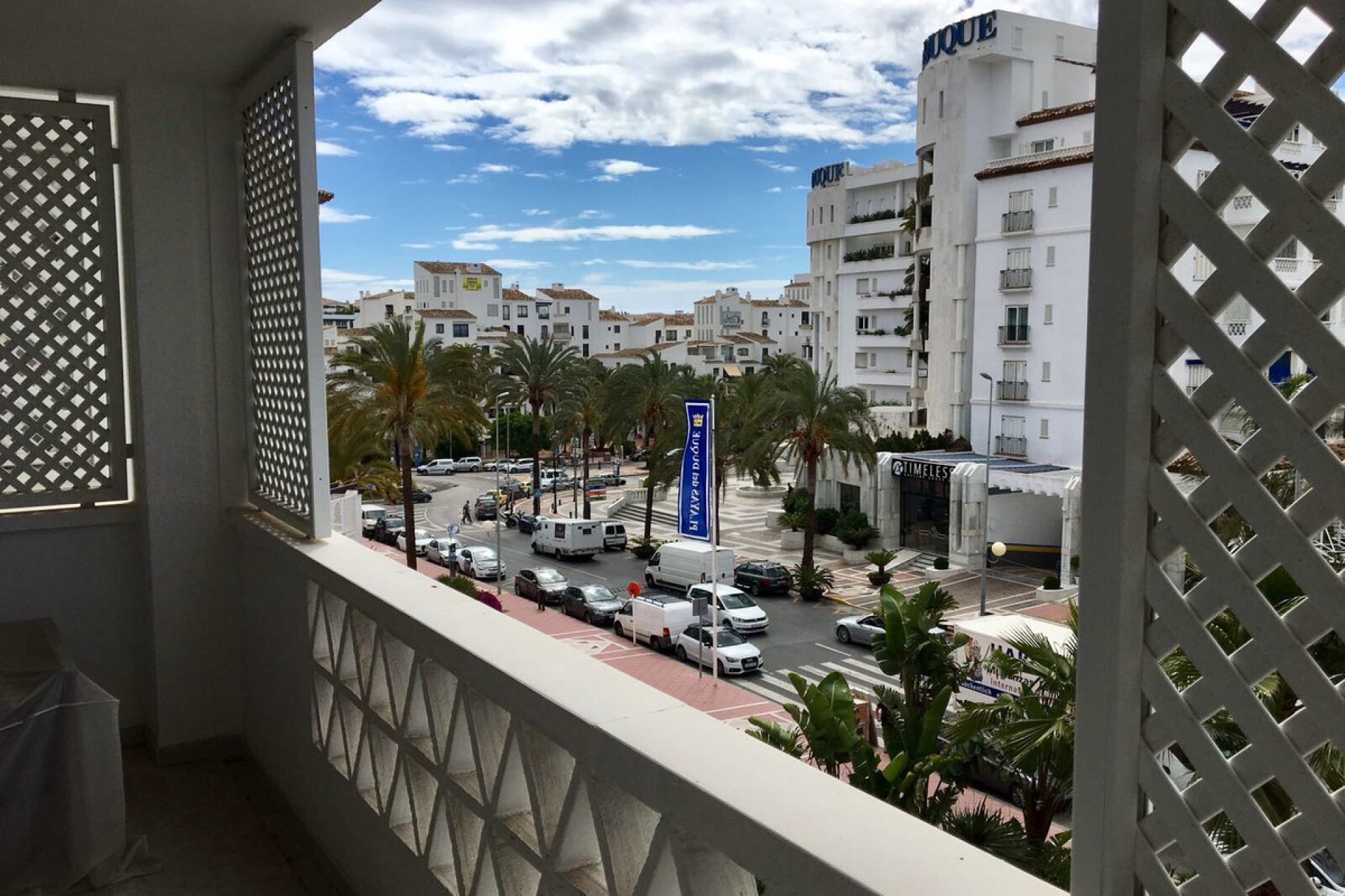 Resale - Apartment - Middle Floor Apartment - Marbella - Puerto Banús