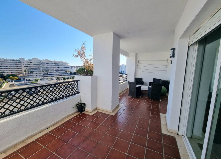 Resale - Apartment - Middle Floor Apartment - Marbella - Puerto Banús