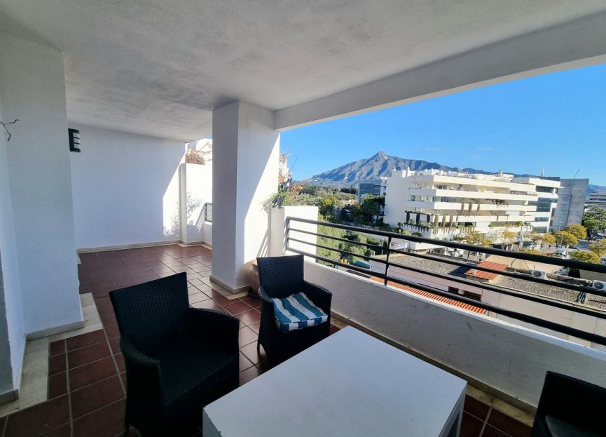 Resale - Apartment - Middle Floor Apartment - Marbella - Puerto Banús