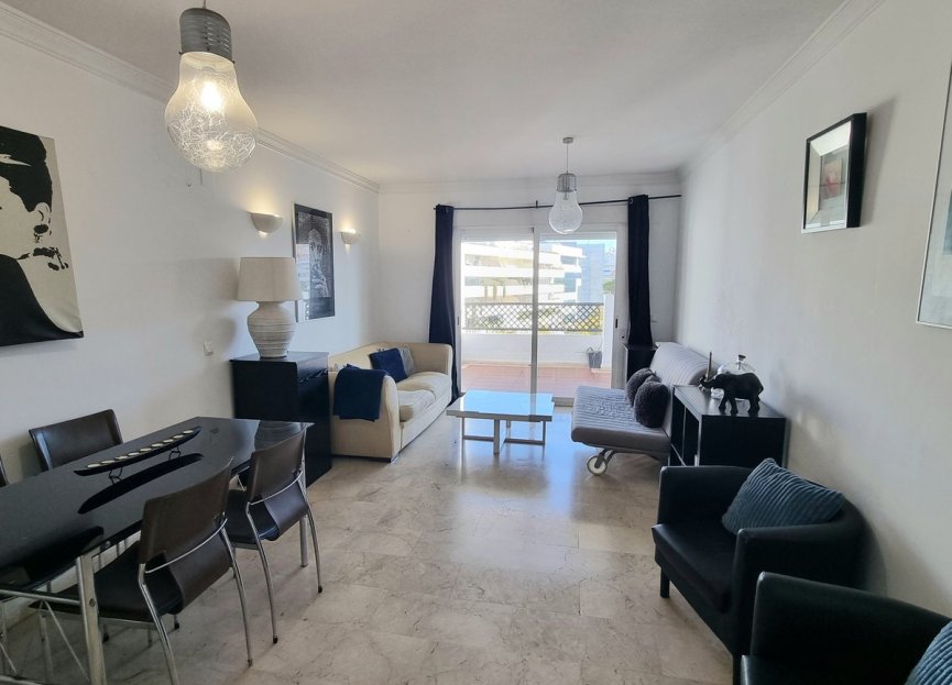 Resale - Apartment - Middle Floor Apartment - Marbella - Puerto Banús