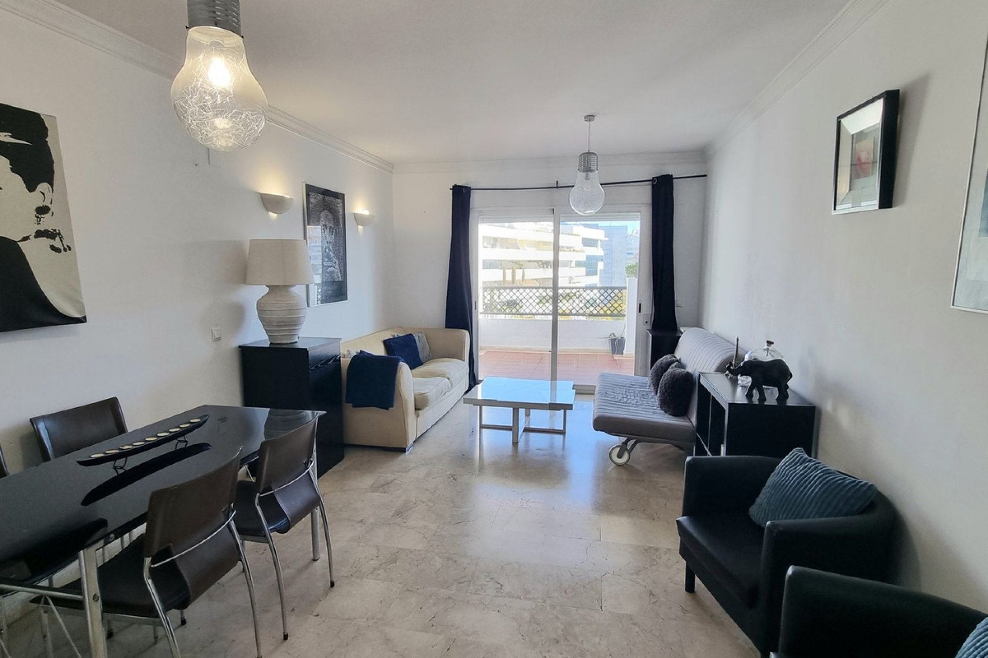 Resale - Apartment - Middle Floor Apartment - Marbella - Puerto Banús