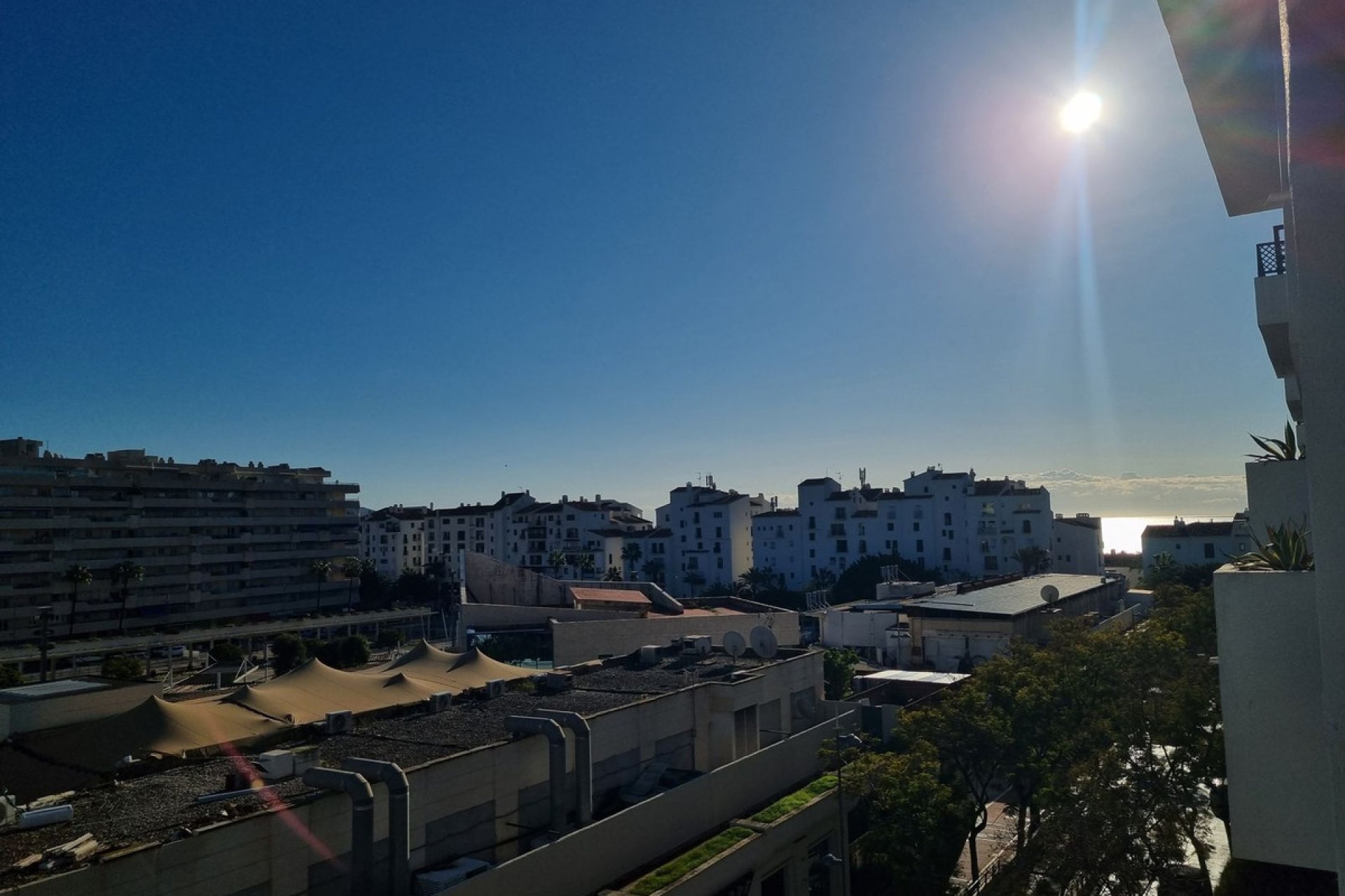 Resale - Apartment - Middle Floor Apartment - Marbella - Puerto Banús