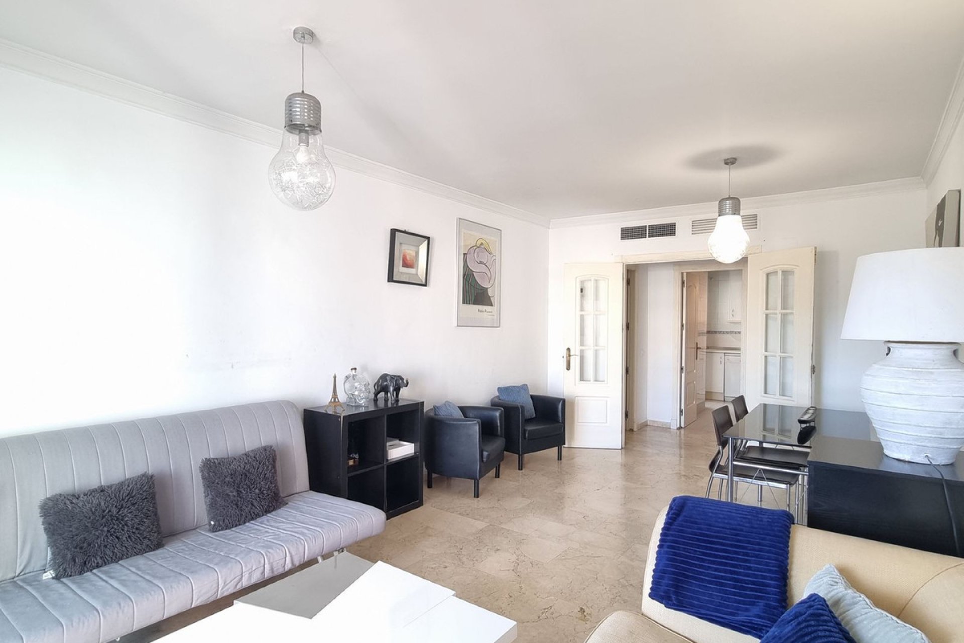 Resale - Apartment - Middle Floor Apartment - Marbella - Puerto Banús