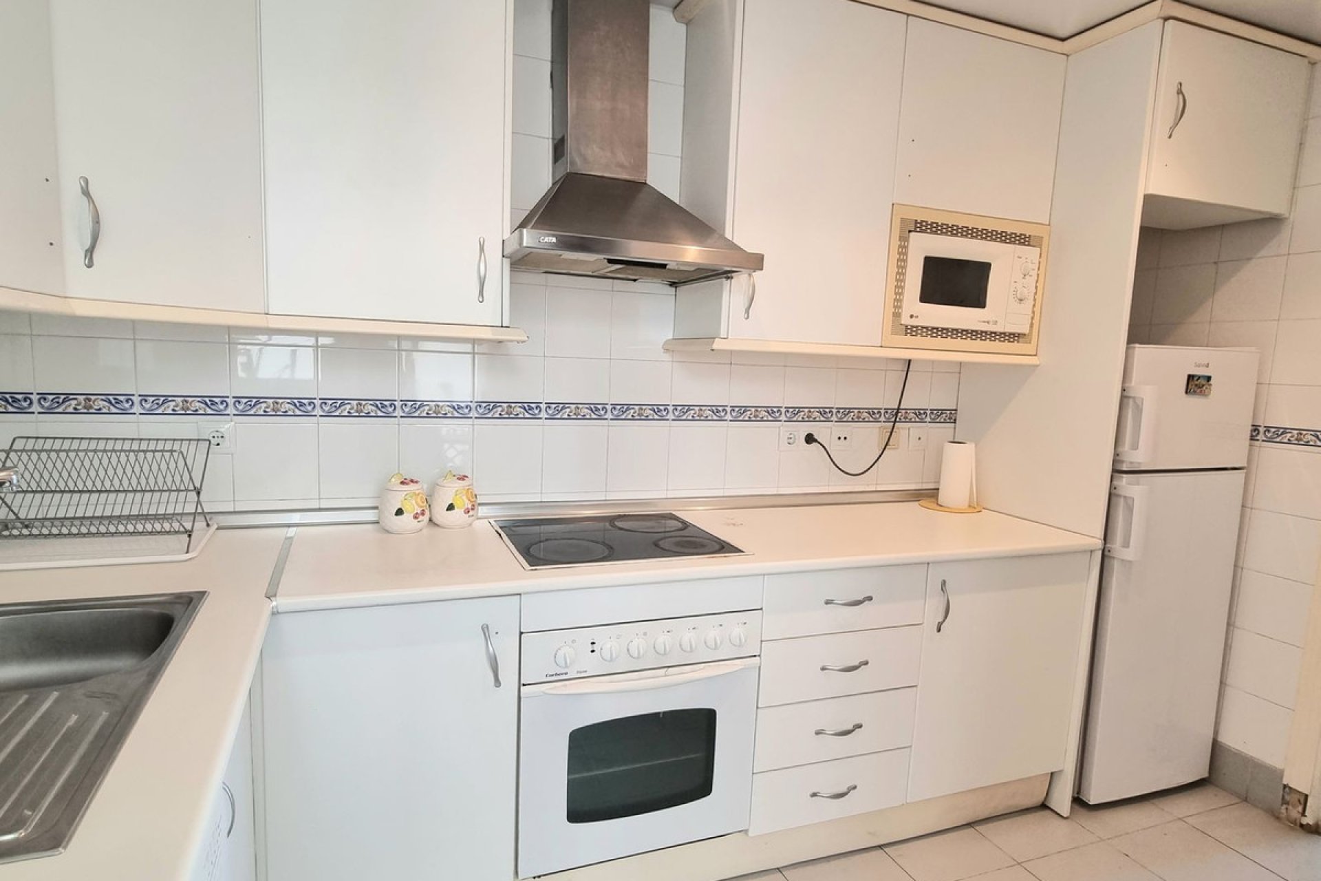 Resale - Apartment - Middle Floor Apartment - Marbella - Puerto Banús