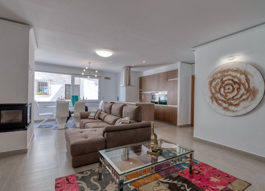 Resale - Apartment - Middle Floor Apartment - Marbella - Puerto Banús