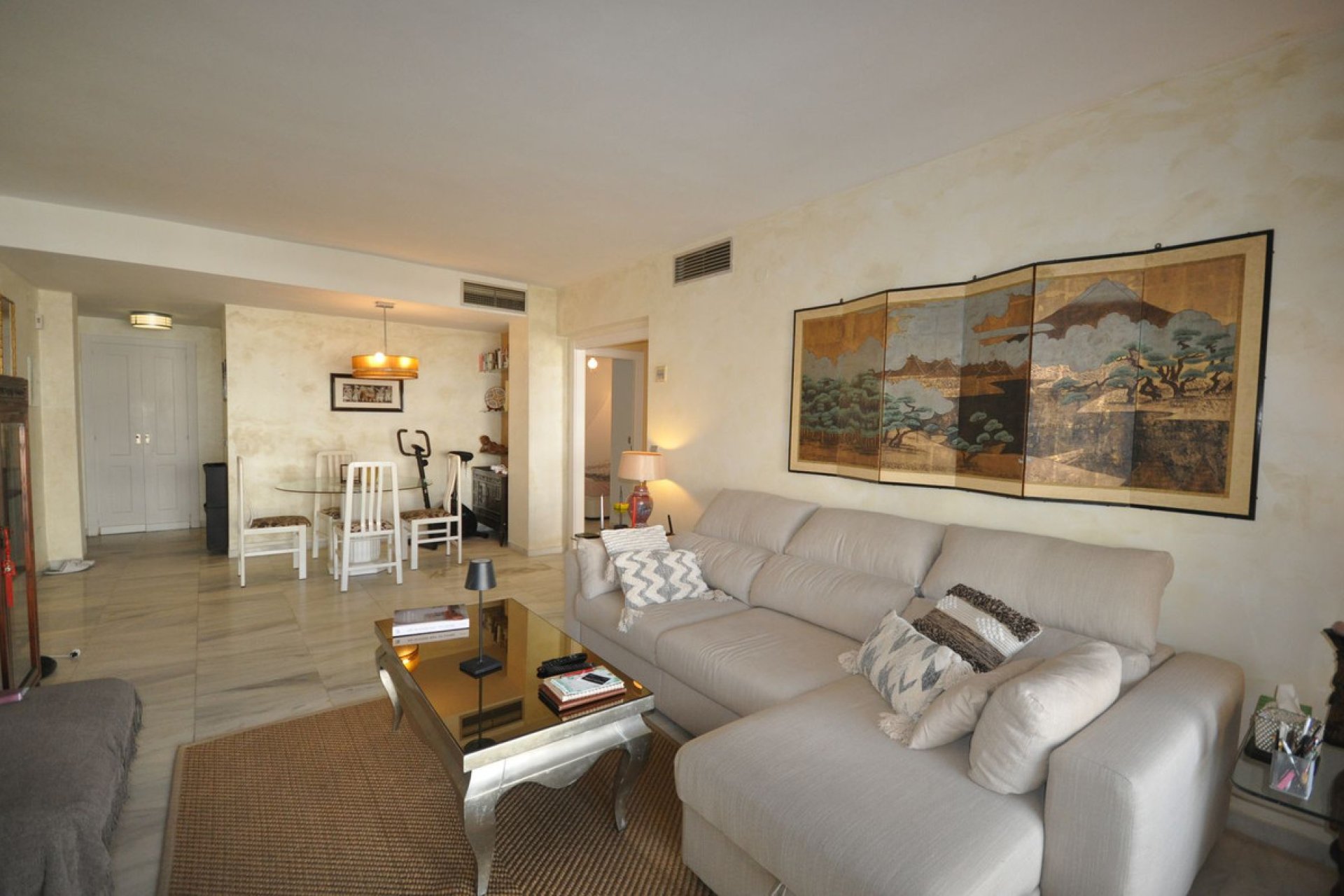 Resale - Apartment - Middle Floor Apartment - Marbella - Puerto Banús