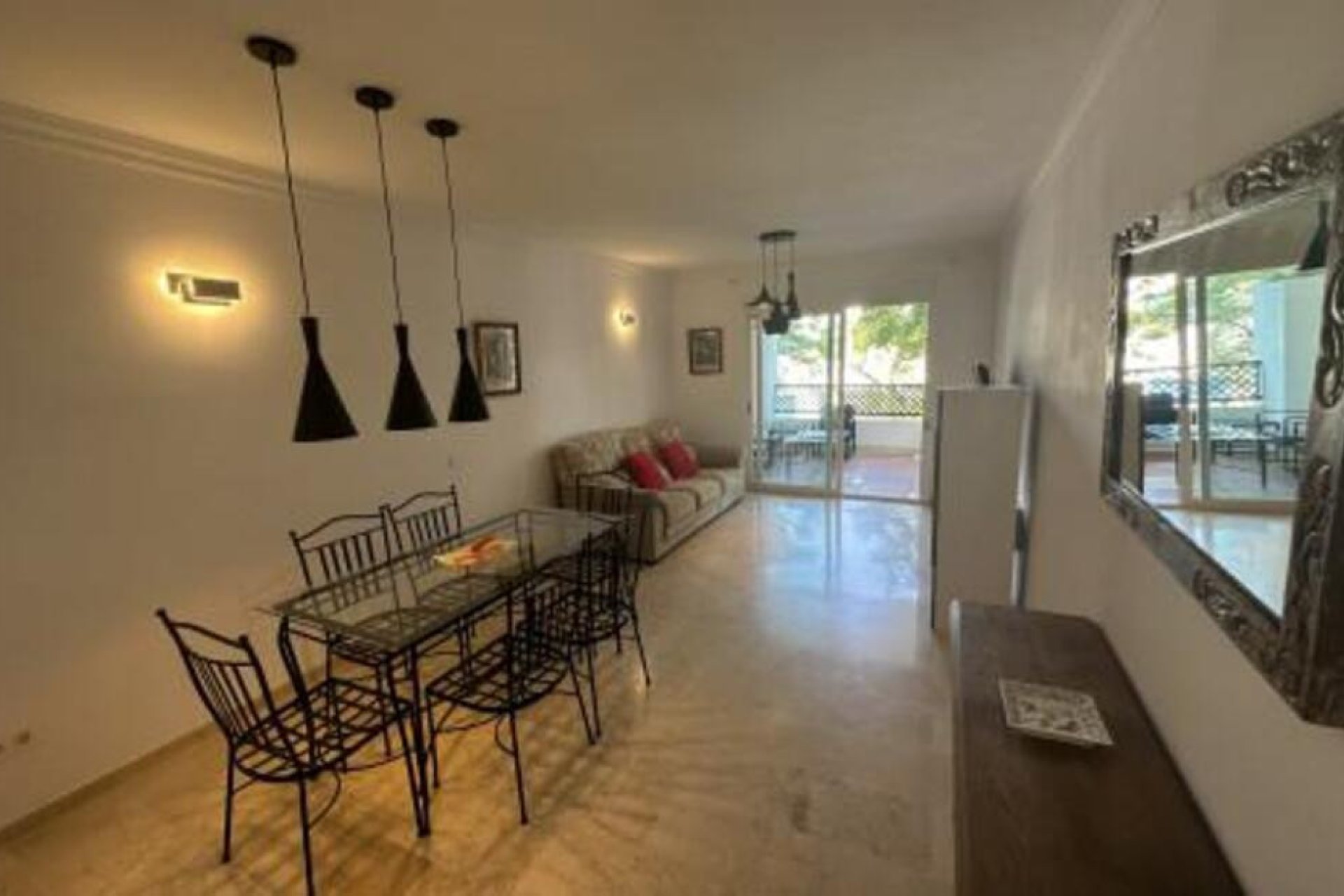 Resale - Apartment - Middle Floor Apartment - Marbella - Puerto Banús