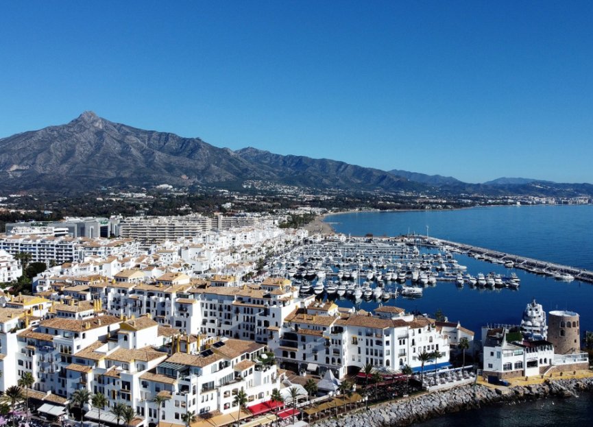 Resale - Apartment - Middle Floor Apartment - Marbella - Puerto Banús