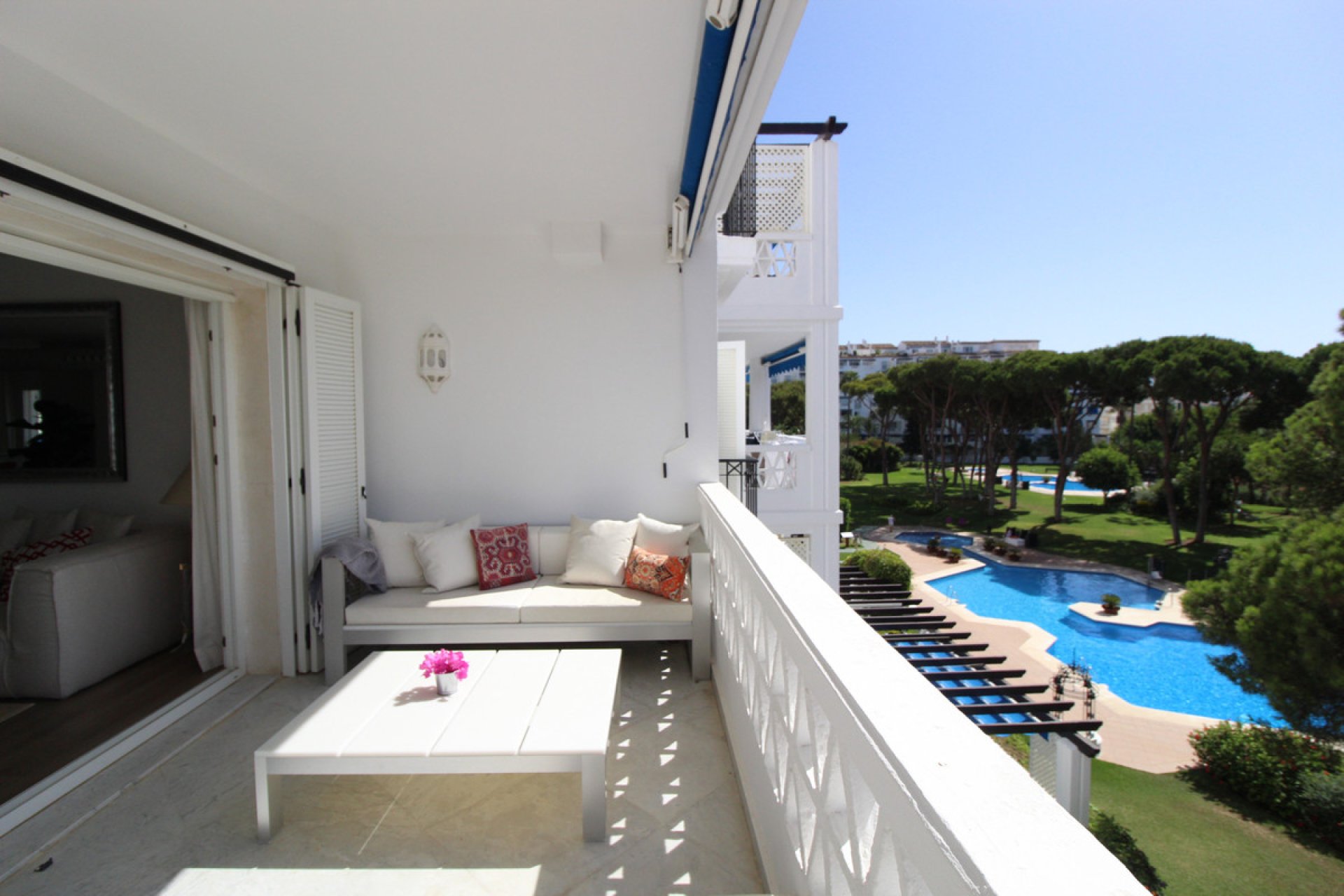 Resale - Apartment - Middle Floor Apartment - Marbella - Puerto Banús