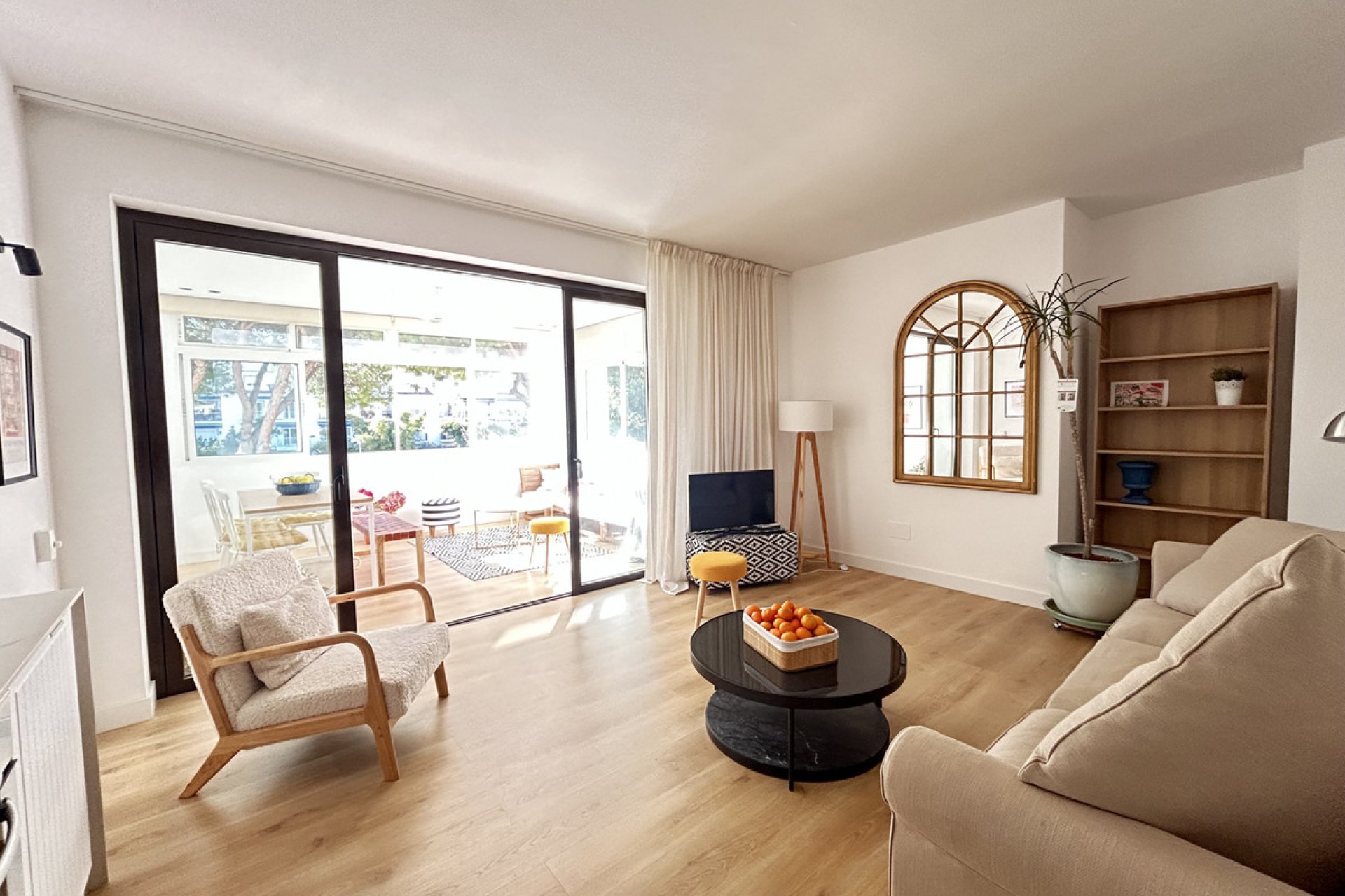 Resale - Apartment - Middle Floor Apartment - Marbella - Puerto Banús