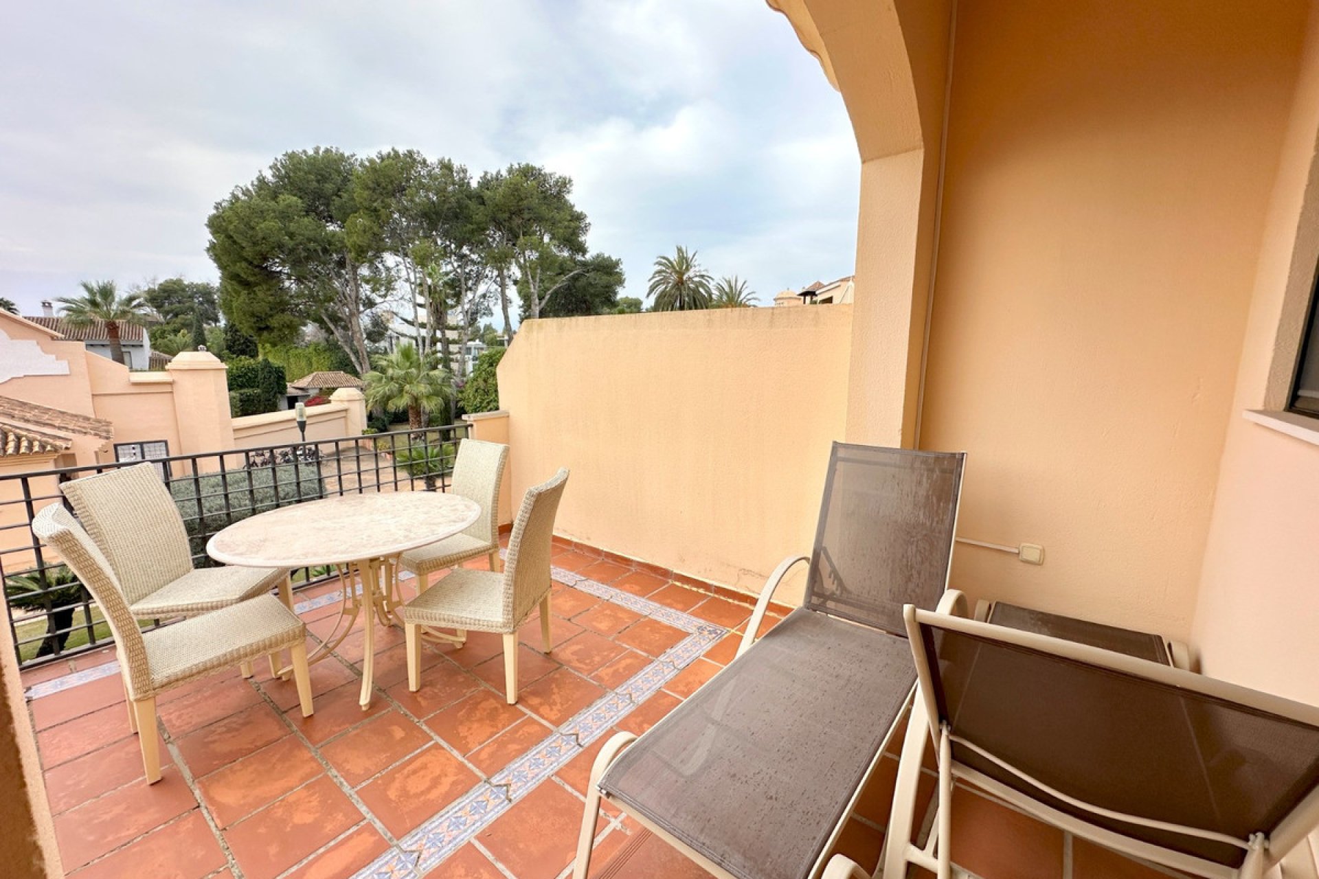 Resale - Apartment - Middle Floor Apartment - Marbella - Puerto Banús