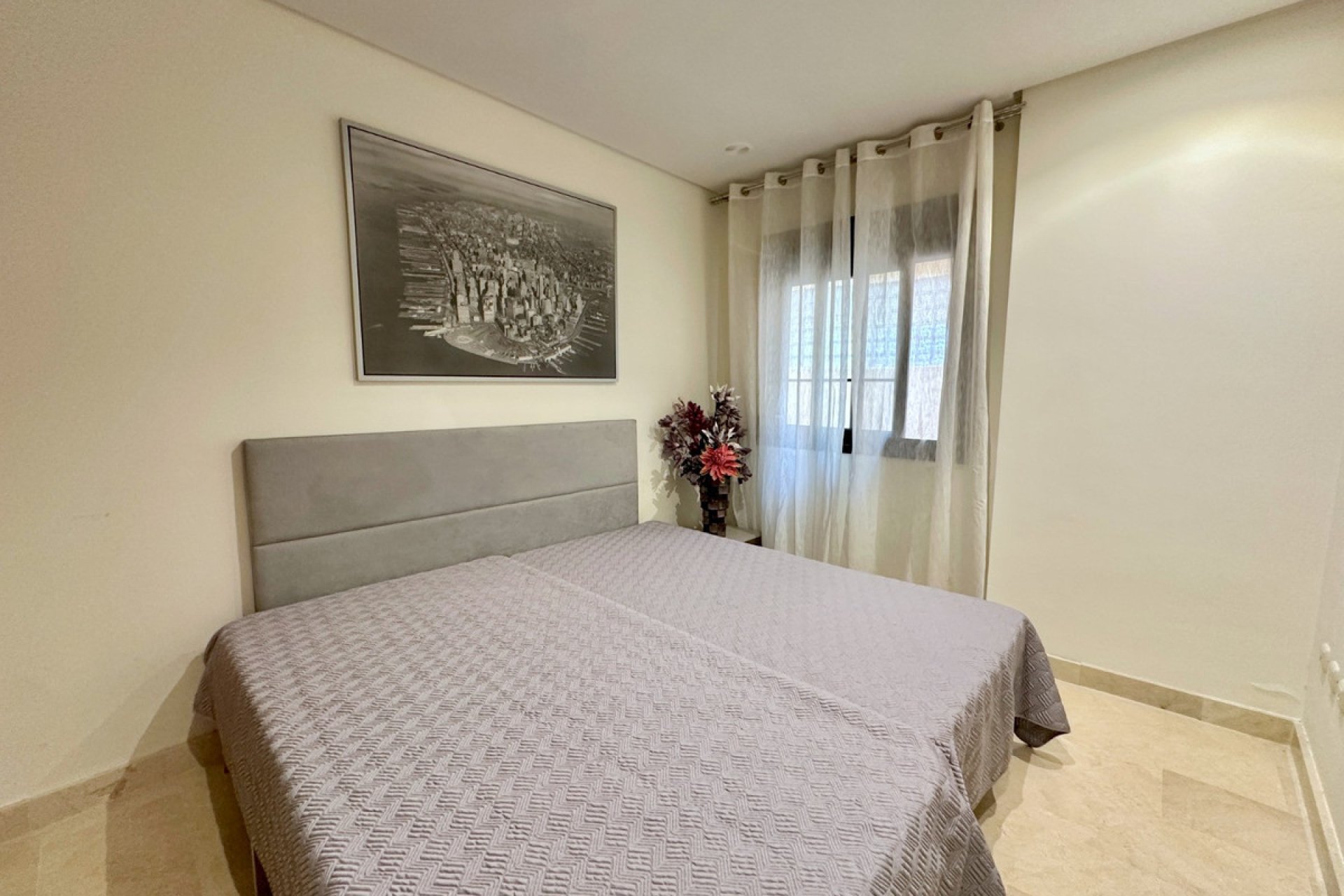 Resale - Apartment - Middle Floor Apartment - Marbella - Puerto Banús