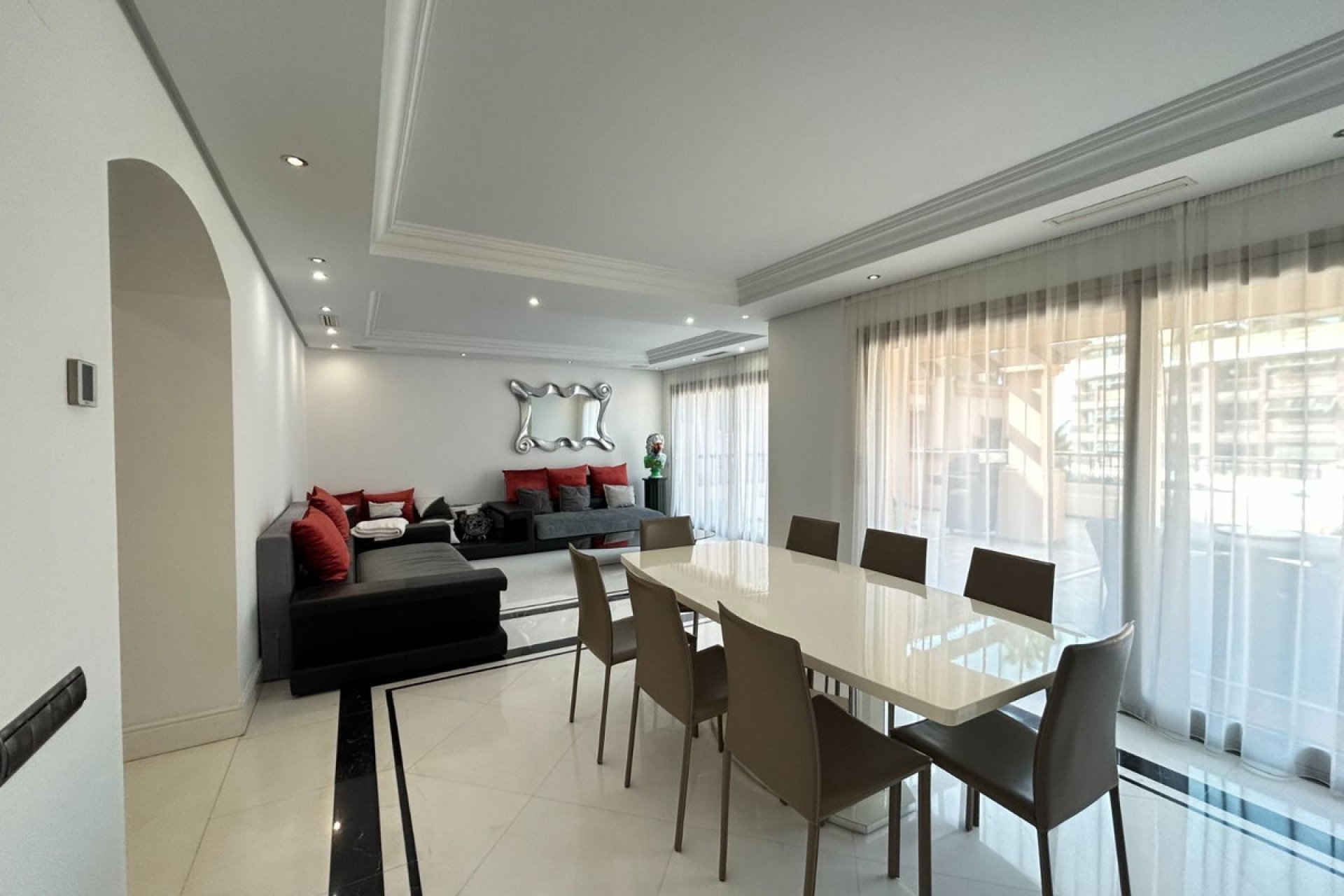 Resale - Apartment - Middle Floor Apartment - Marbella - Puerto Banús