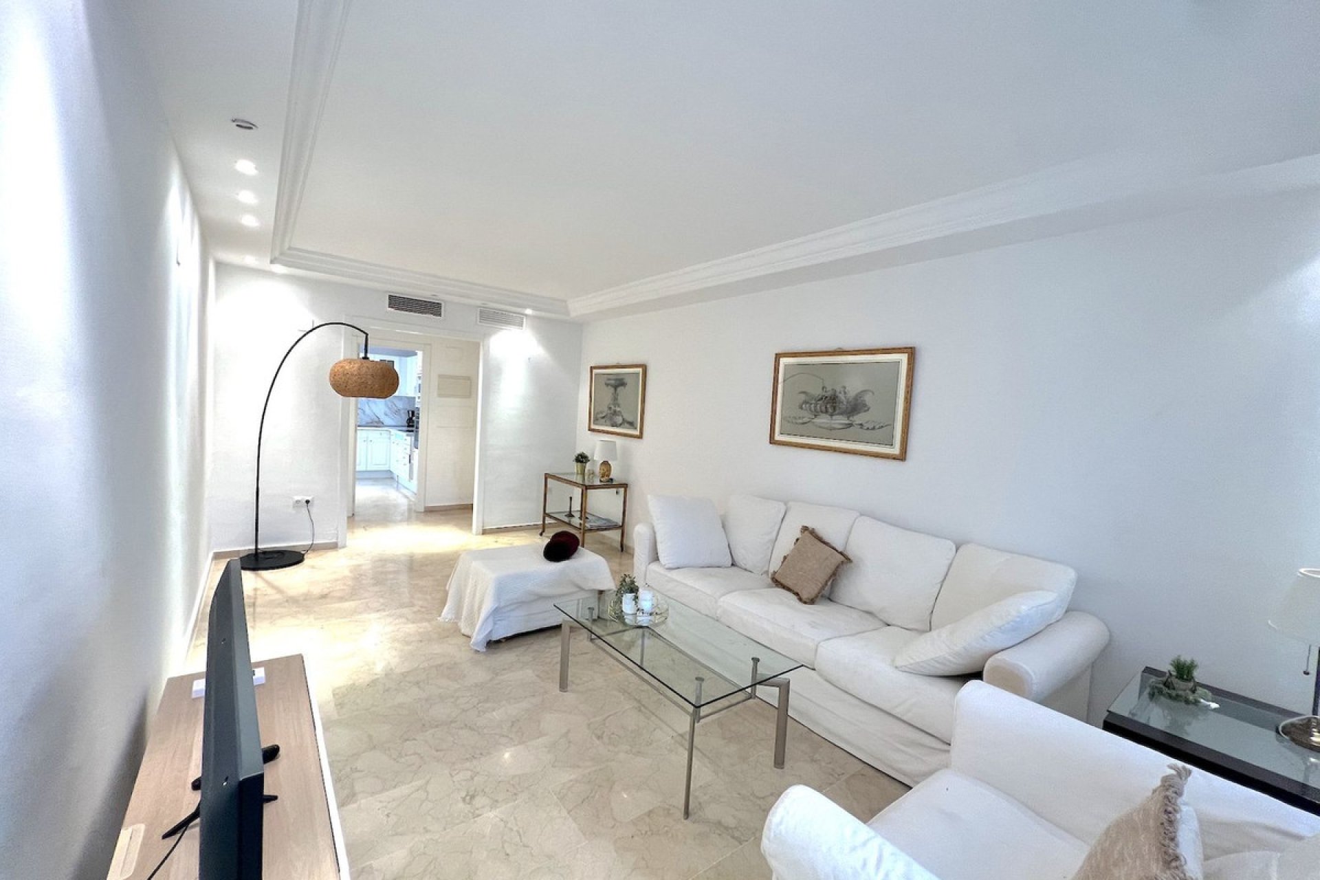 Resale - Apartment - Middle Floor Apartment - Marbella - Puerto Banús