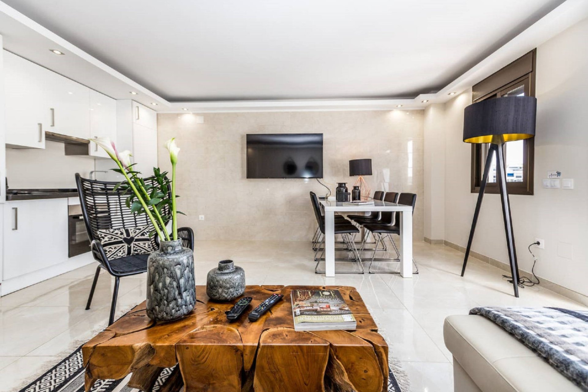 Resale - Apartment - Middle Floor Apartment - Marbella - Puerto Banús